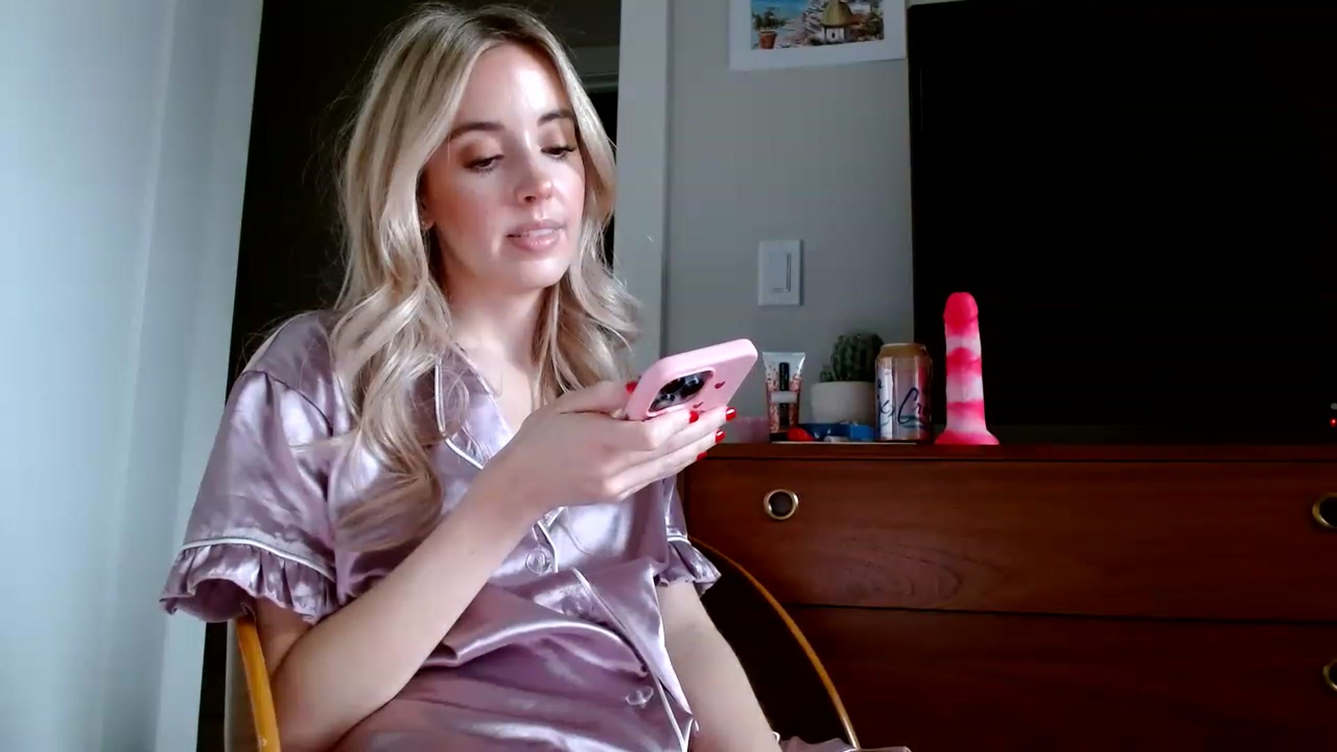 Gallery image thumbnail from Vegansoda's myfreecams stream on, 01/28/2023, 22:55 image 13 of 20