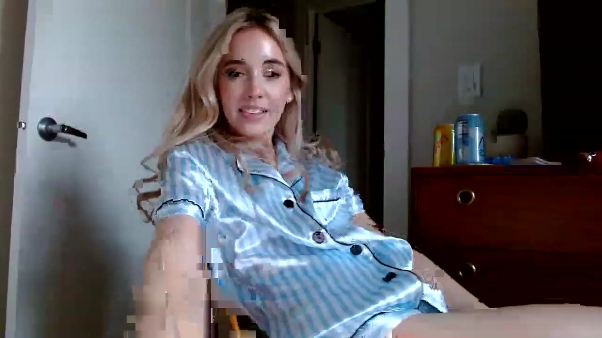 Gallery image thumbnail from Vegansoda's myfreecams stream on, 02/03/2023, 23:35 image 2 of 20