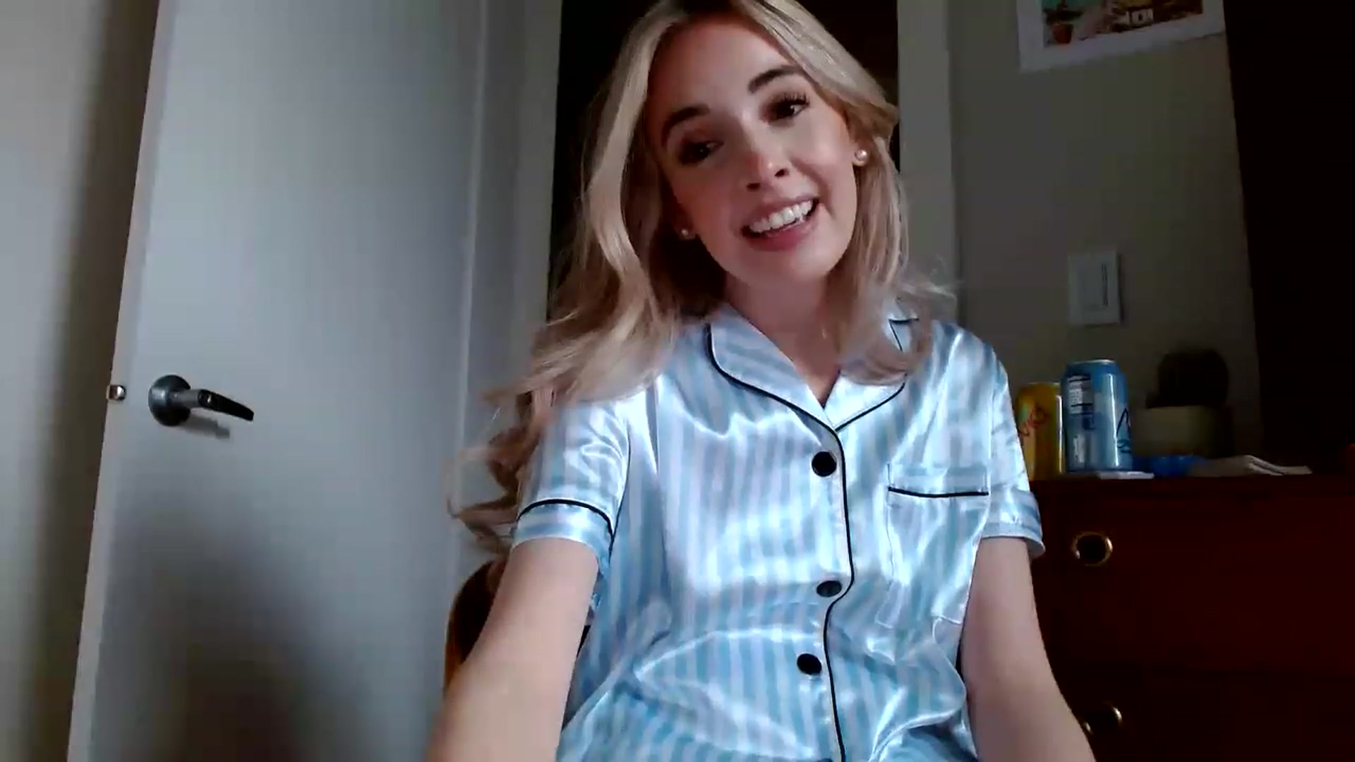 Gallery image thumbnail from Vegansoda's myfreecams stream on, 02/03/2023, 23:35 image 5 of 20