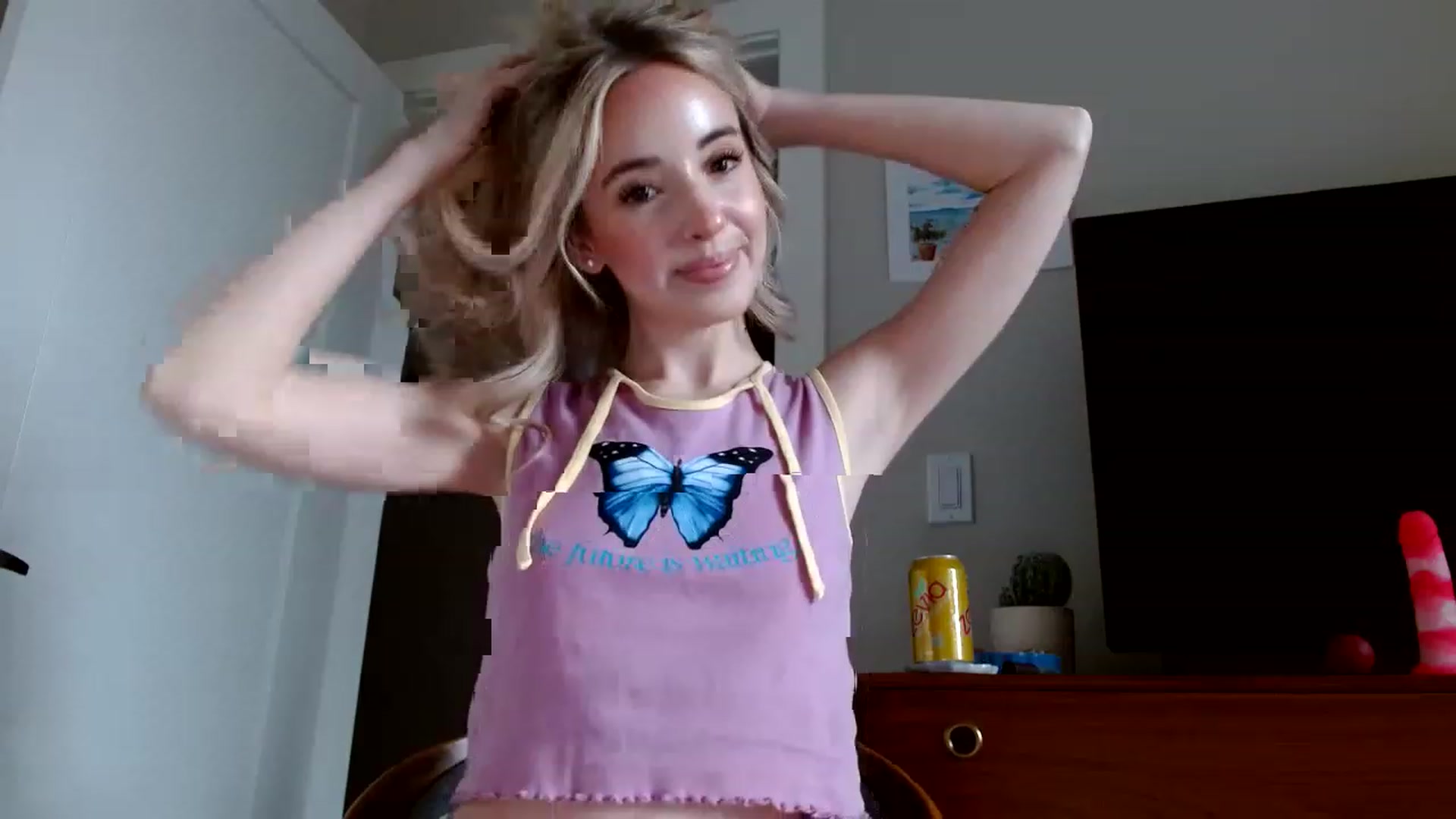 Gallery image thumbnail from Vegansoda's myfreecams stream on, 02/05/2023, 23:42 image 2 of 20