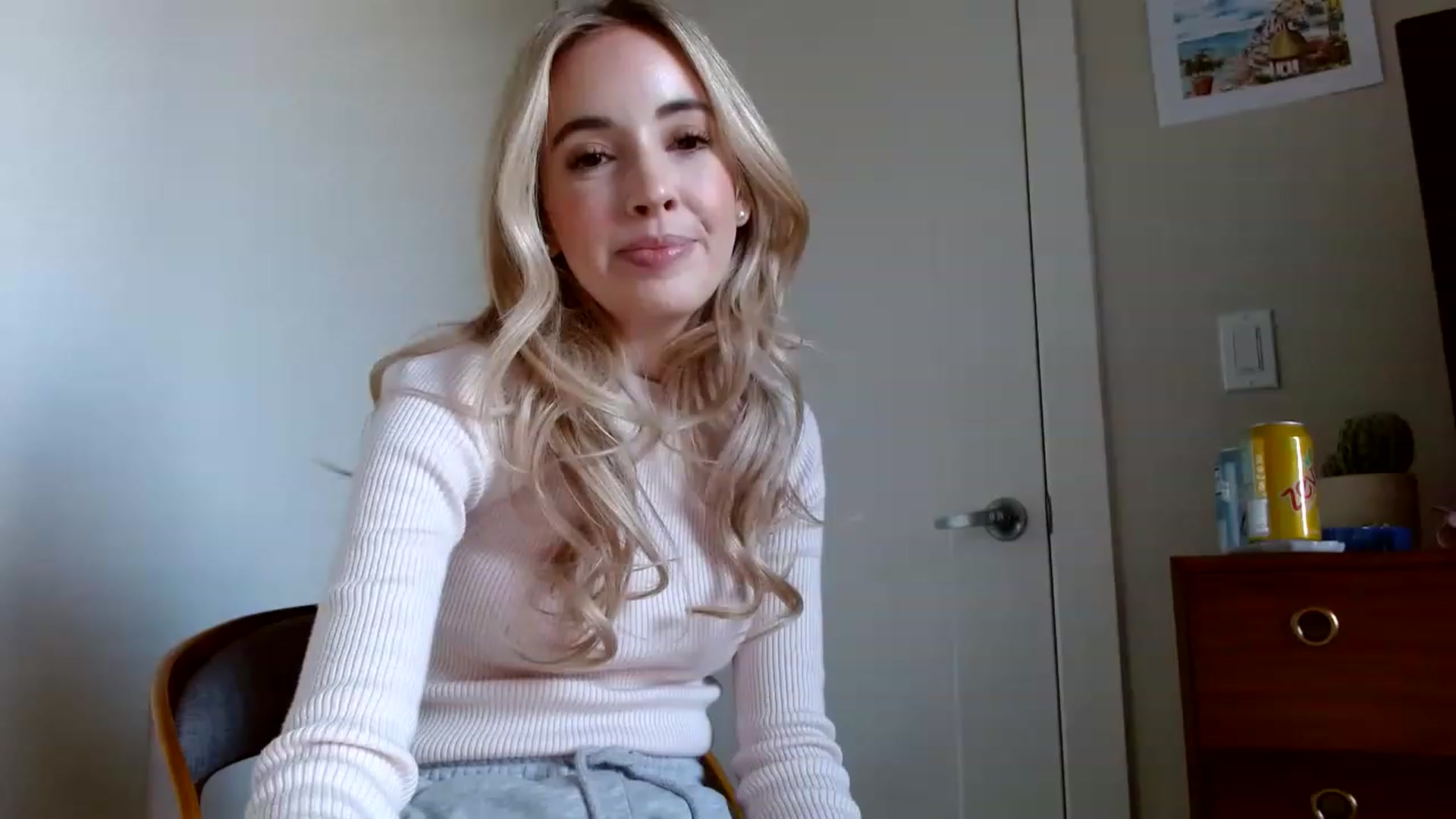 Gallery image thumbnail from Vegansoda's myfreecams stream on, 02/06/2023, 23:26 image 4 of 20
