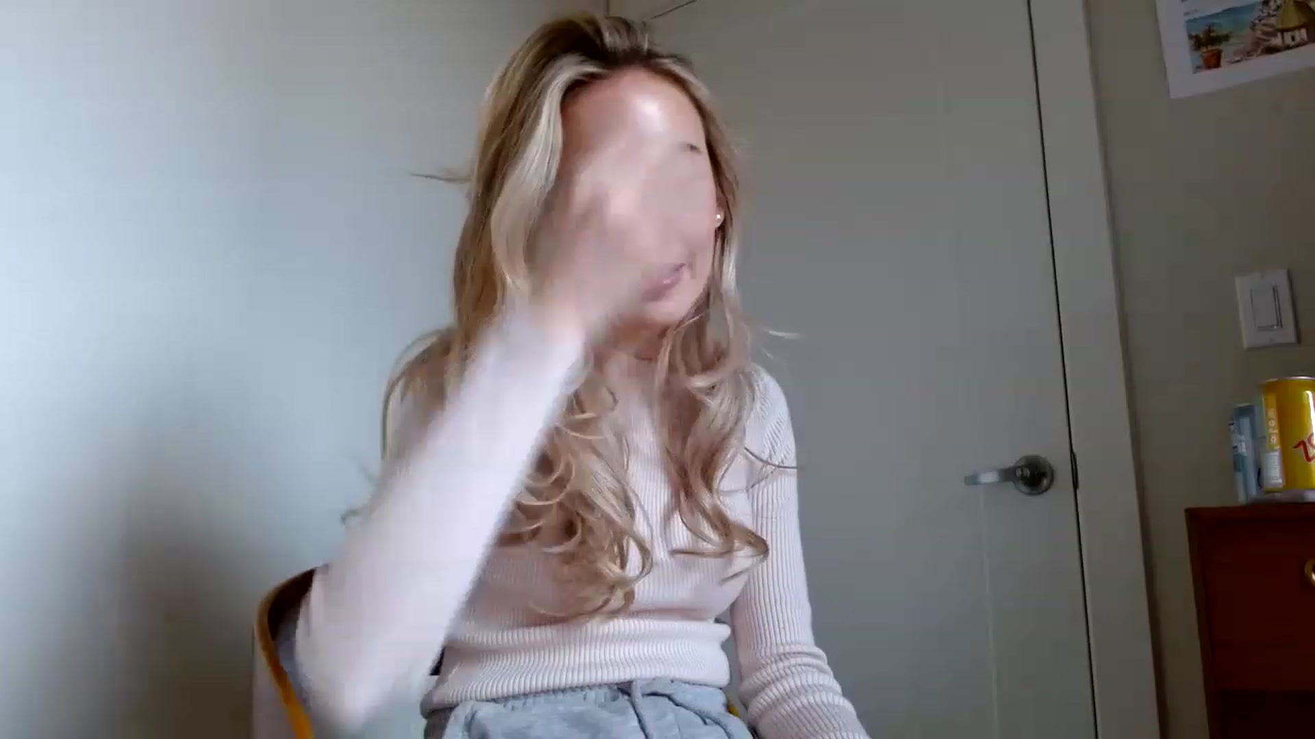Gallery image thumbnail from Vegansoda's myfreecams stream on, 02/06/2023, 23:26 image 5 of 20