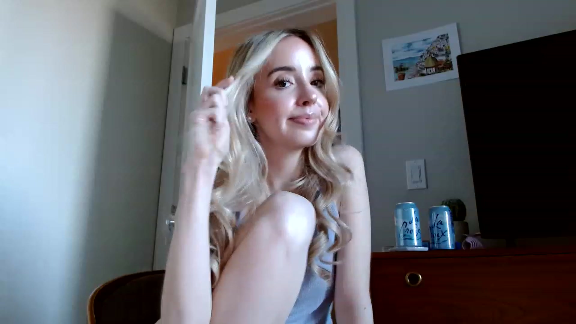 Gallery image thumbnail from Vegansoda's myfreecams stream on, 02/07/2023, 23:10 image 15 of 20