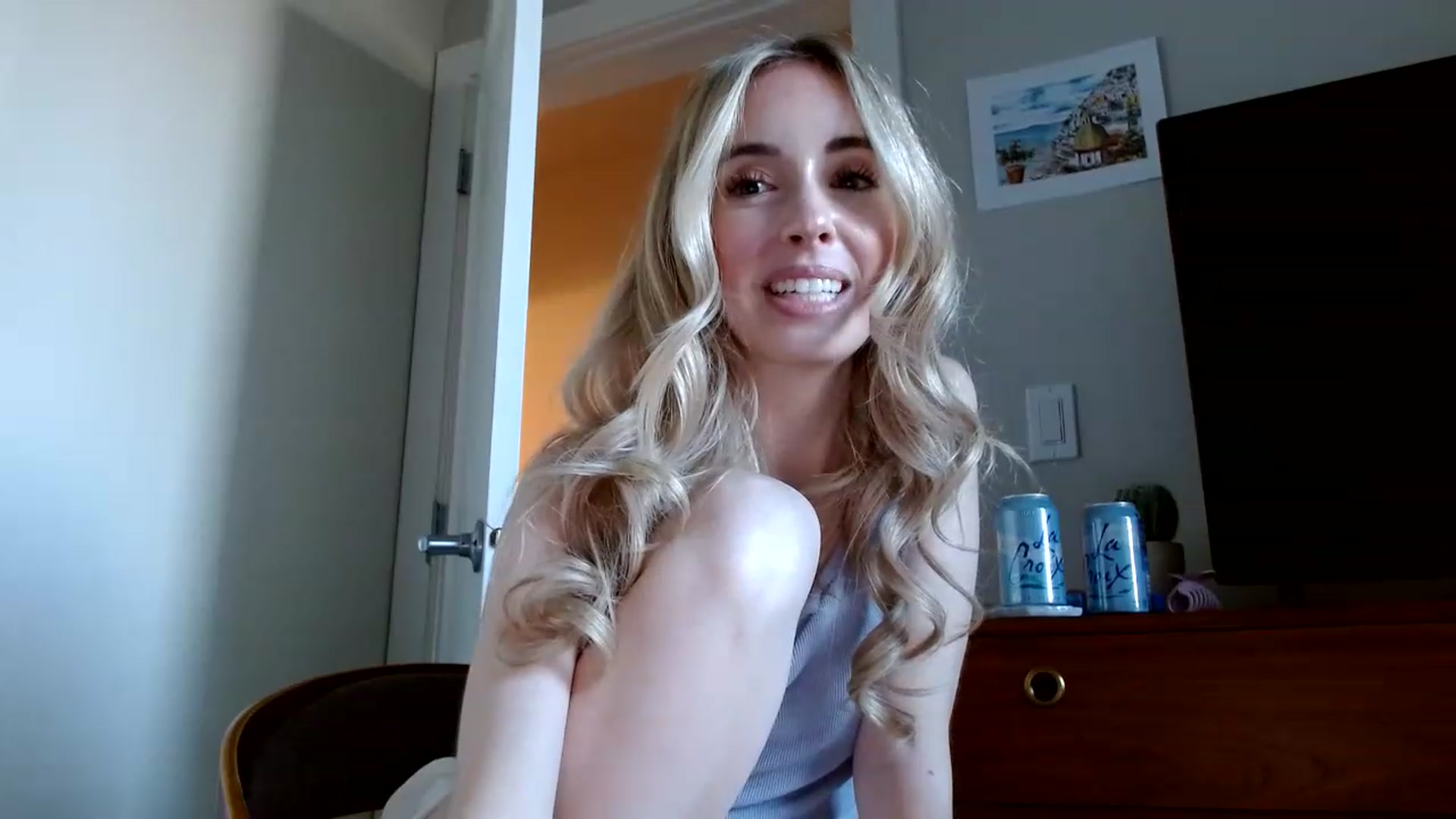 Gallery image thumbnail from Vegansoda's myfreecams stream on, 02/07/2023, 23:10 image 16 of 20