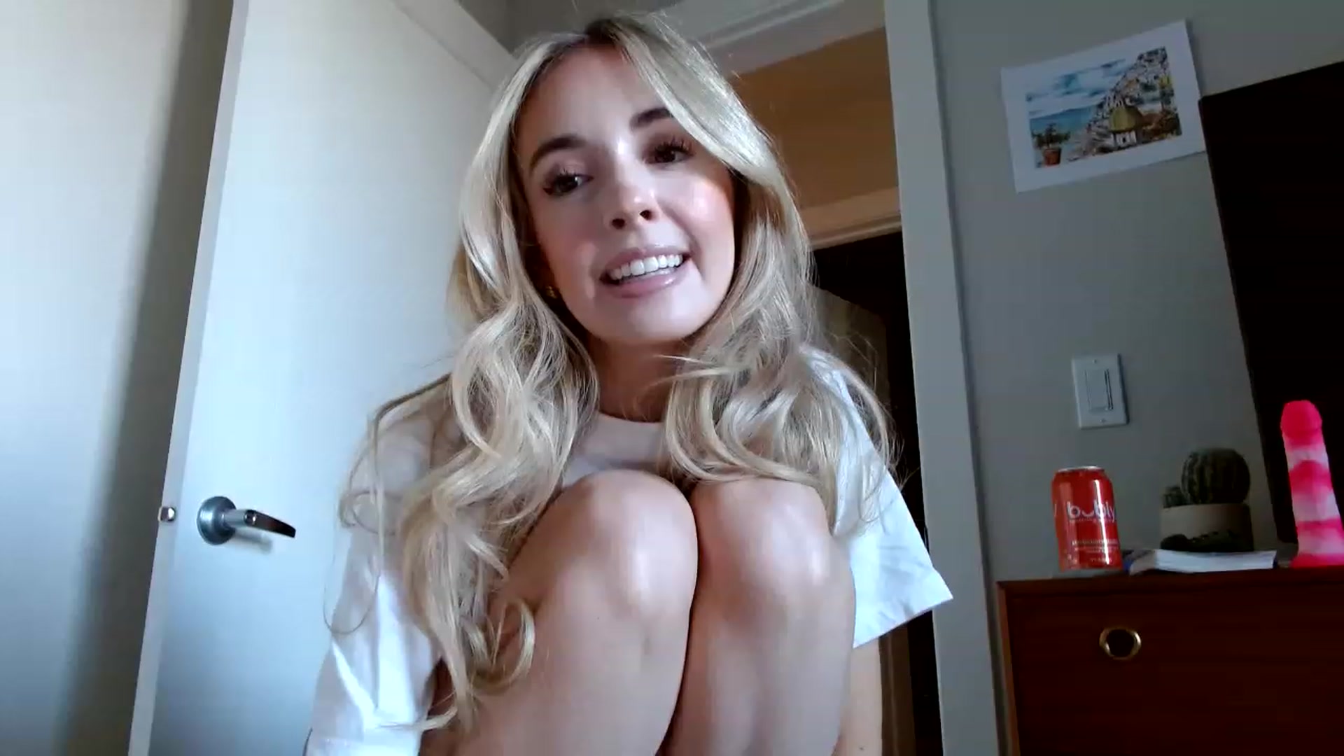 Gallery image thumbnail from Vegansoda's myfreecams stream on, 02/18/2023, 19:44 image 5 of 20