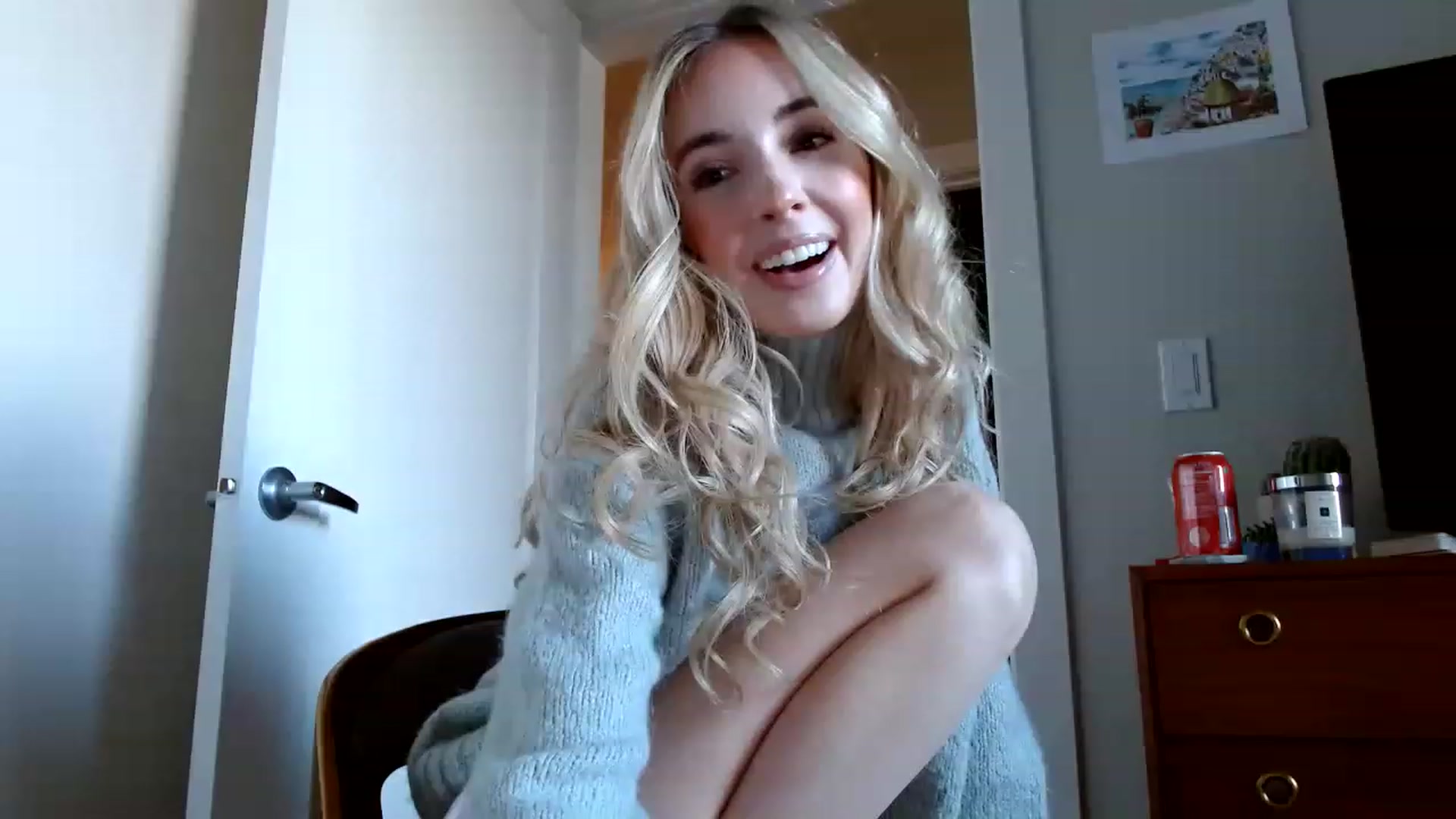 Gallery image thumbnail from Vegansoda's myfreecams stream on, 02/19/2023, 21:37 image 15 of 20