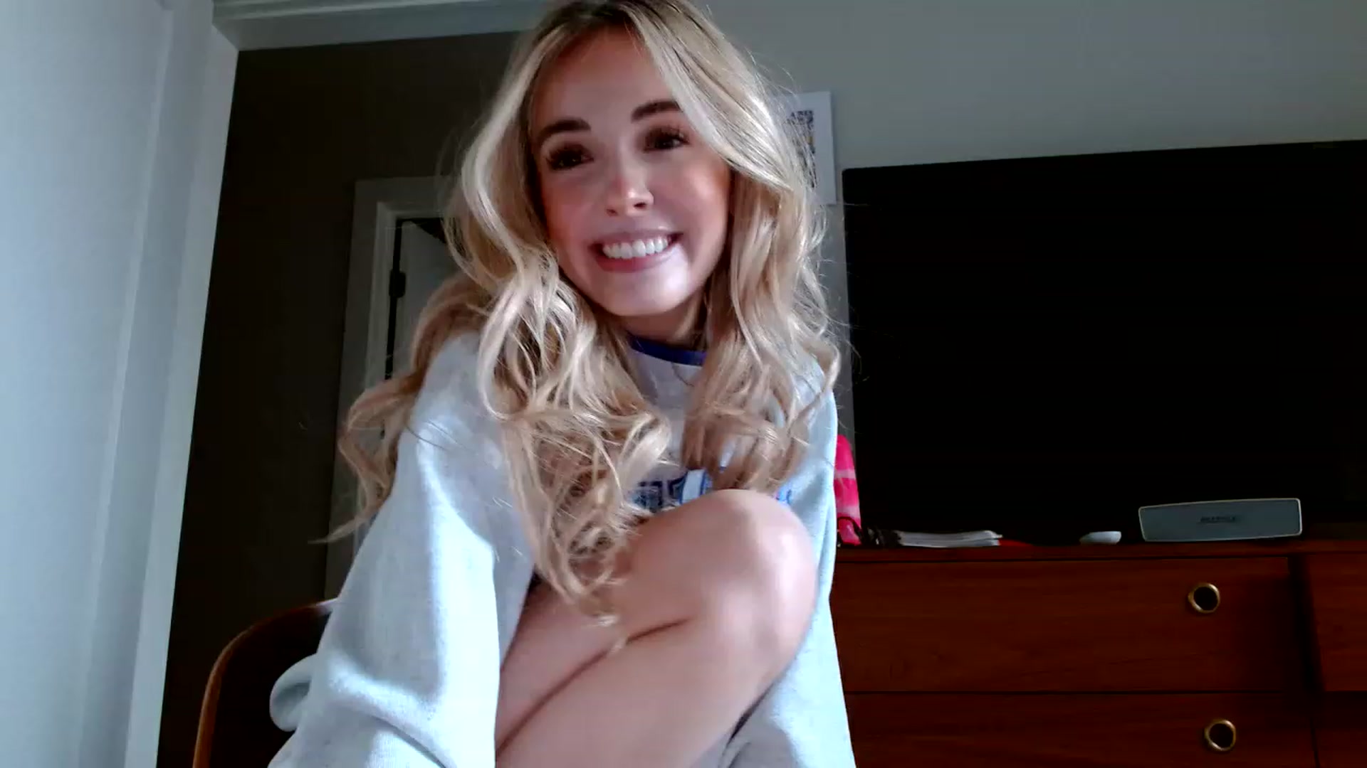 Gallery image thumbnail from Vegansoda's myfreecams stream on, 02/20/2023, 22:28 image 19 of 20