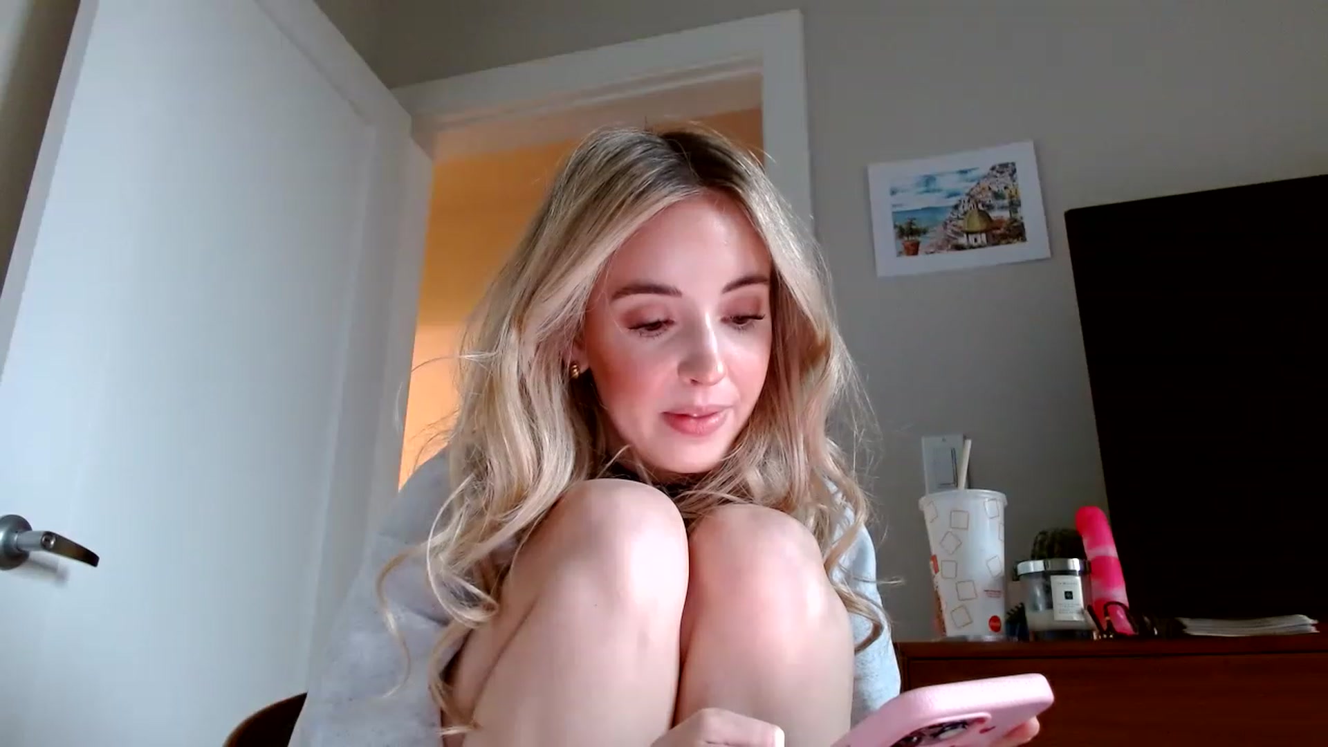 Gallery image thumbnail from Vegansoda's myfreecams stream on, 02/20/2023, 23:23 image 12 of 20