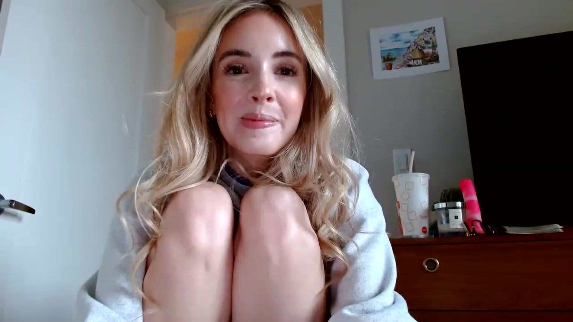 Gallery image thumbnail from Vegansoda's myfreecams stream on, 02/20/2023, 23:23 image 14 of 20