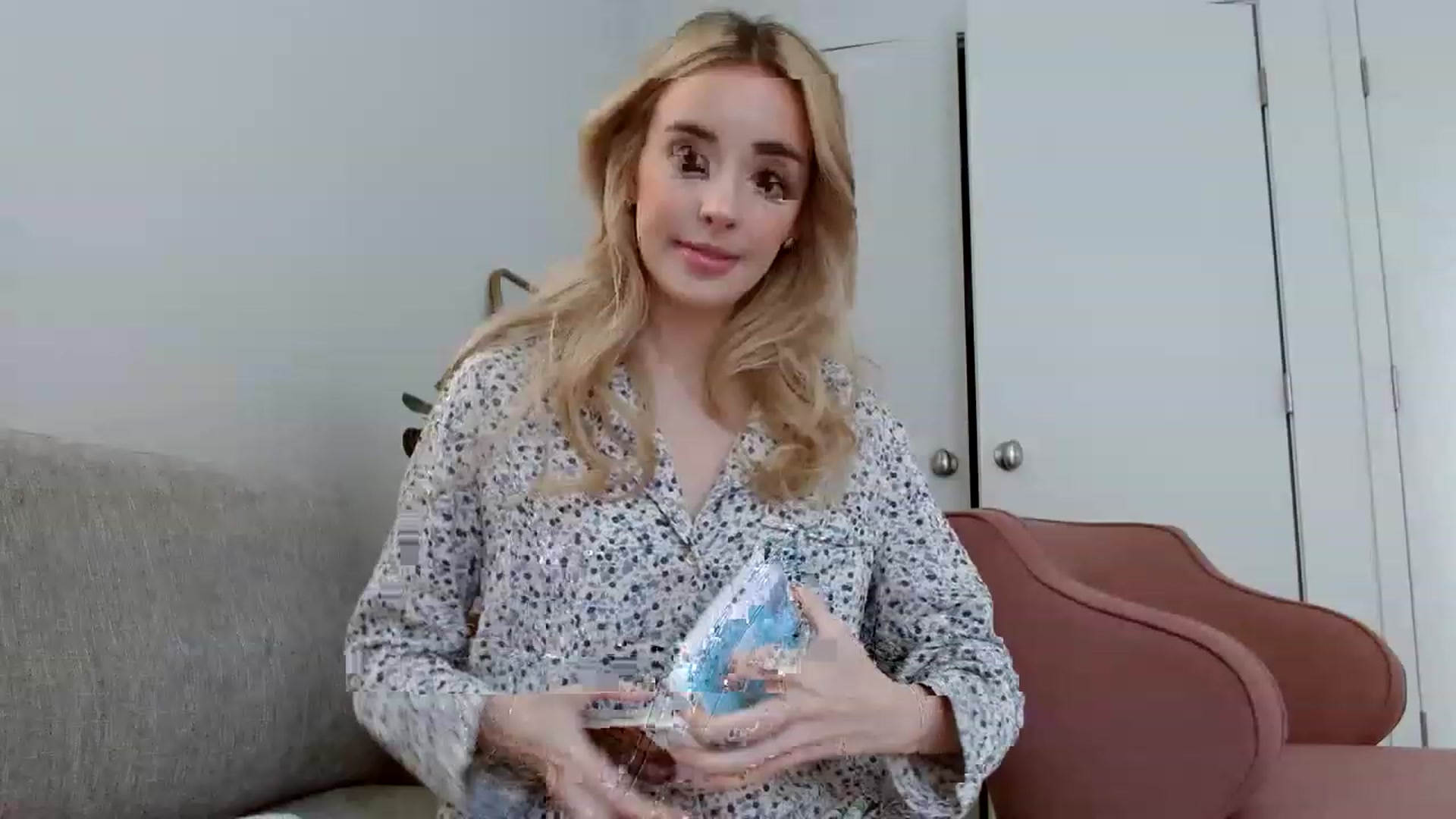 Gallery image thumbnail from Vegansoda's myfreecams stream on, 04/08/2023, 20:16 image 1 of 20