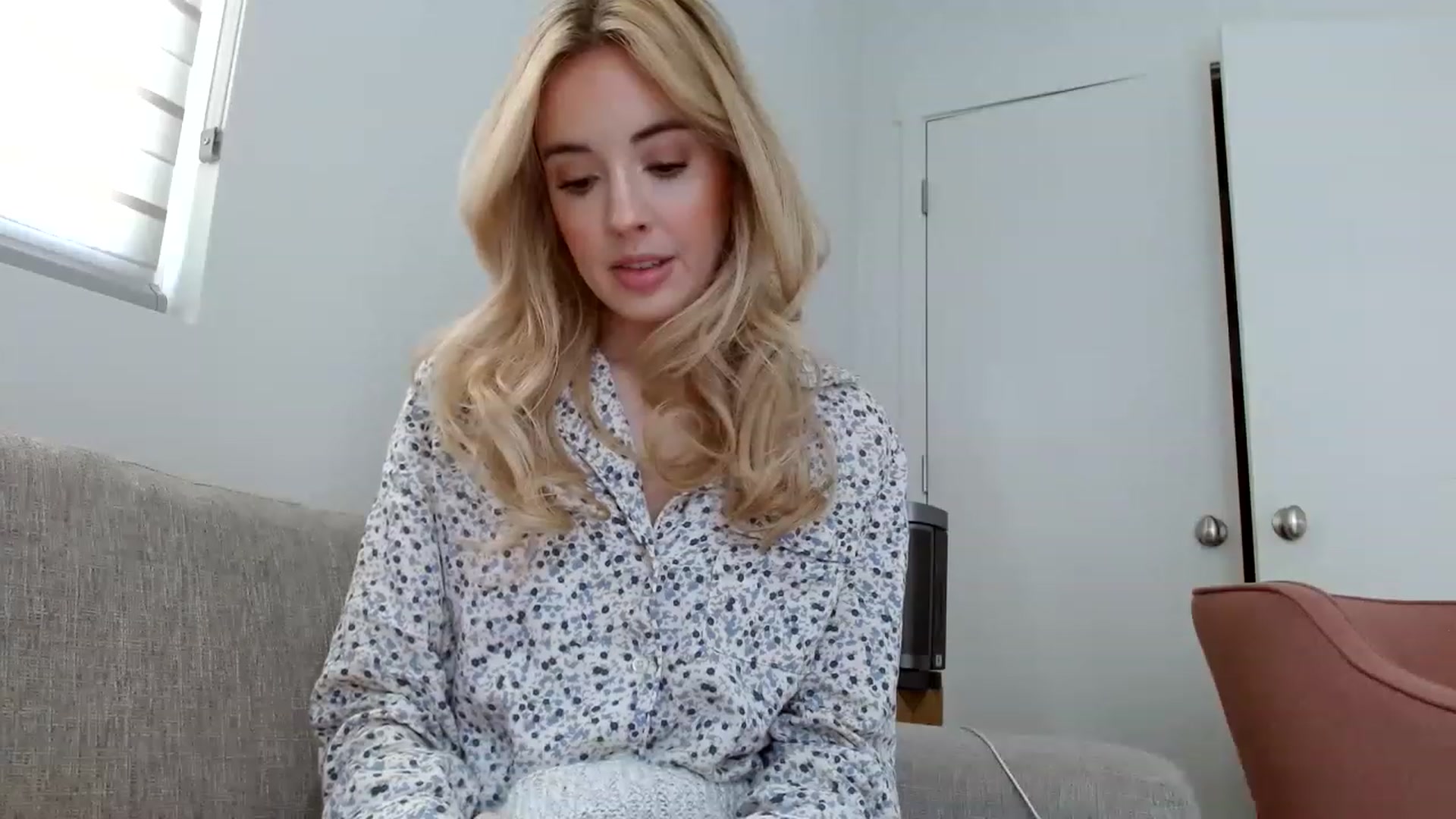 Gallery image thumbnail from Vegansoda's myfreecams stream on, 04/08/2023, 20:16 image 3 of 20