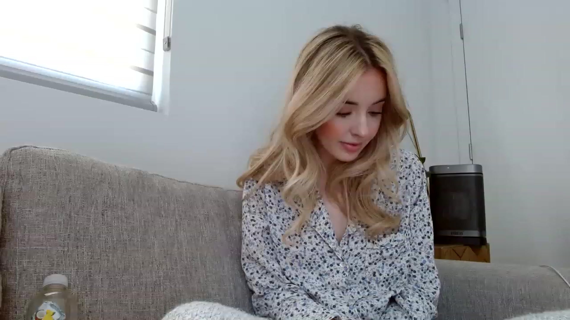 Gallery image thumbnail from Vegansoda's myfreecams stream on, 04/08/2023, 20:16 image 9 of 20