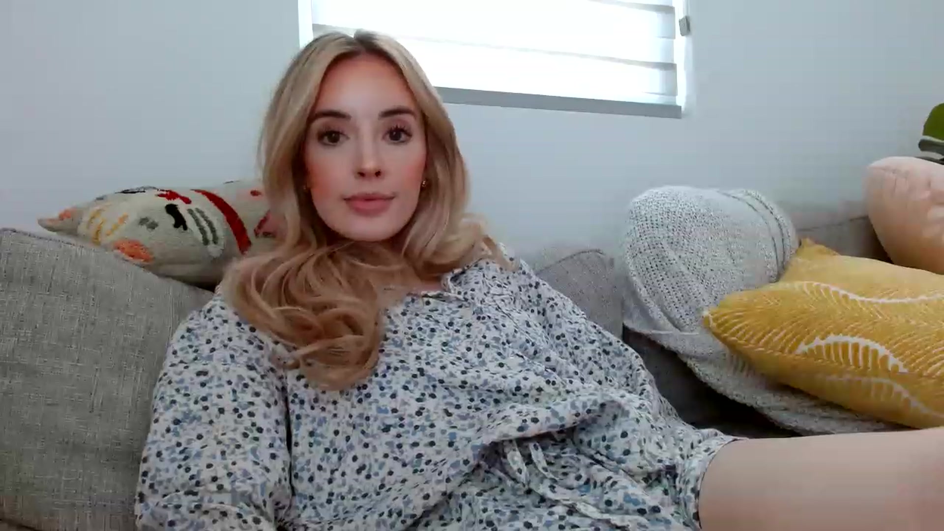 Gallery image thumbnail from Vegansoda's myfreecams stream on, 04/12/2023, 21:22 image 17 of 20