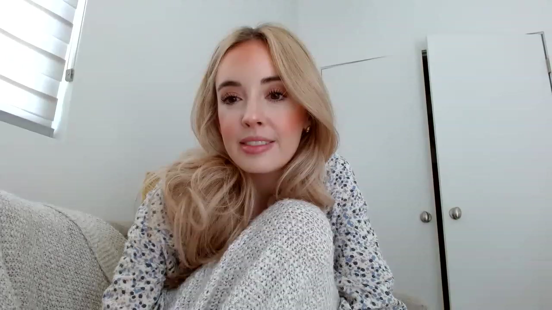 Gallery image thumbnail from Vegansoda's myfreecams stream on, 04/12/2023, 21:22 image 7 of 20