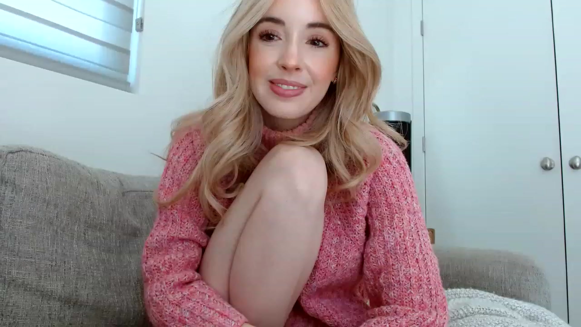 Gallery image thumbnail from Vegansoda's myfreecams stream on, 04/15/2023, 22:02 image 6 of 20