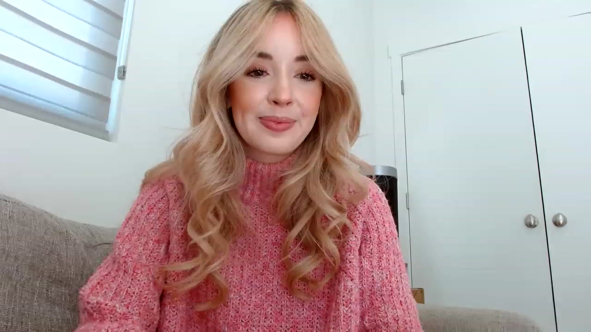 Gallery image thumbnail from Vegansoda's myfreecams stream on, 04/15/2023, 22:02 image 8 of 20