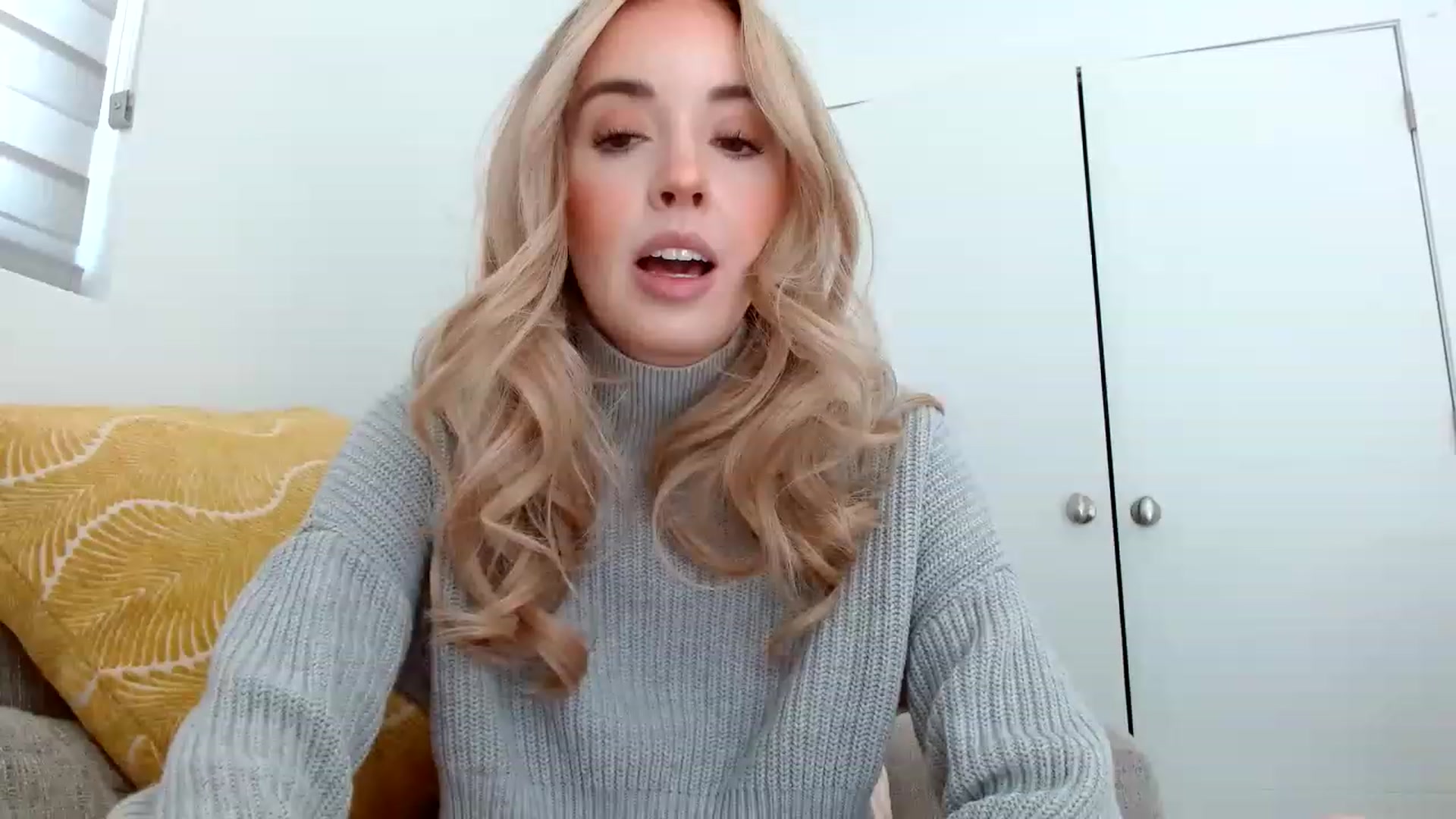 Gallery image thumbnail from Vegansoda's myfreecams stream on, 04/17/2023, 20:42 image 12 of 20