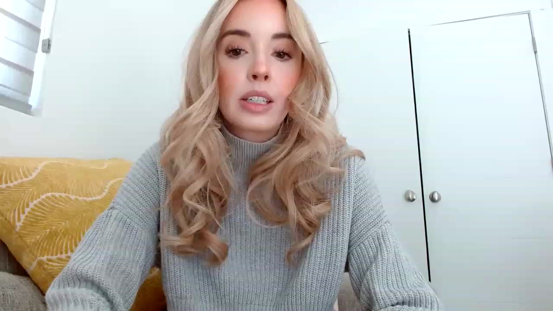 Gallery image thumbnail from Vegansoda's myfreecams stream on, 04/17/2023, 20:42 image 15 of 20