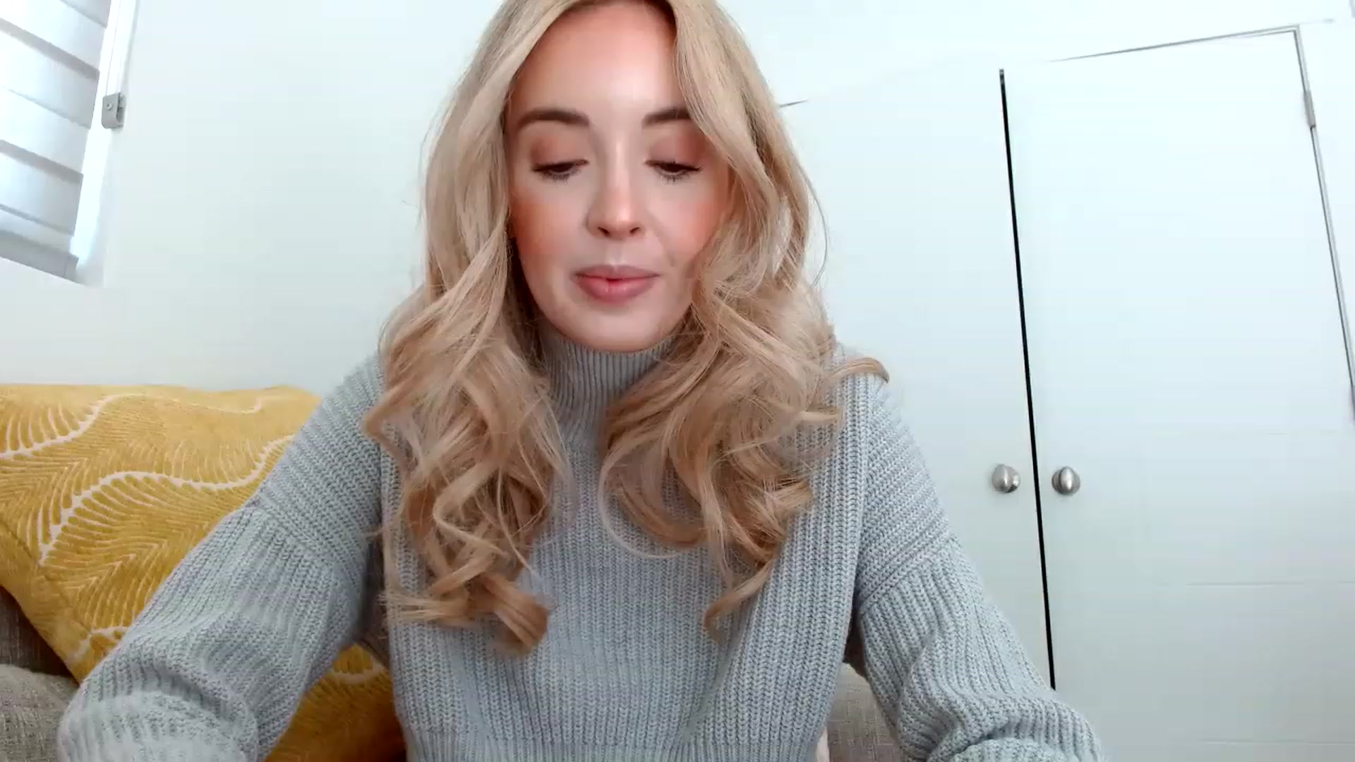 Gallery image thumbnail from Vegansoda's myfreecams stream on, 04/17/2023, 20:42 image 13 of 20