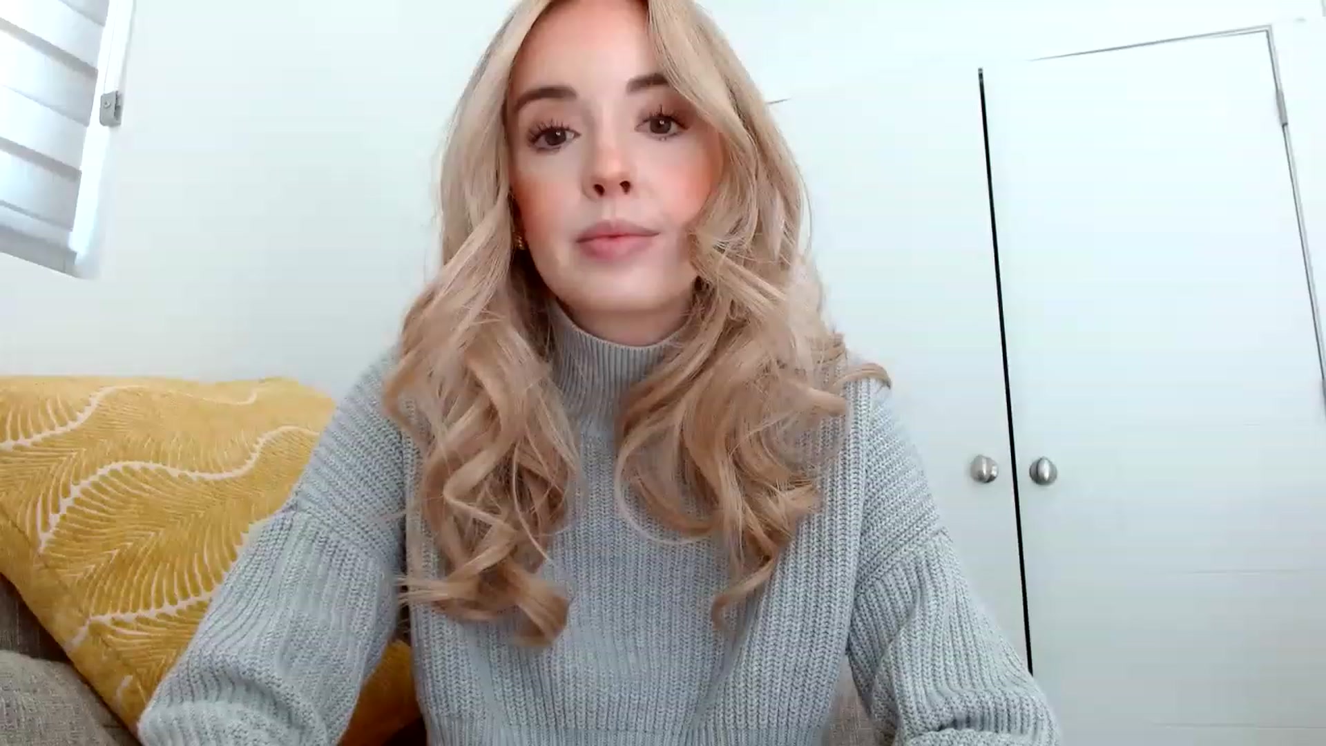 Gallery image thumbnail from Vegansoda's myfreecams stream on, 04/17/2023, 20:42 image 14 of 20