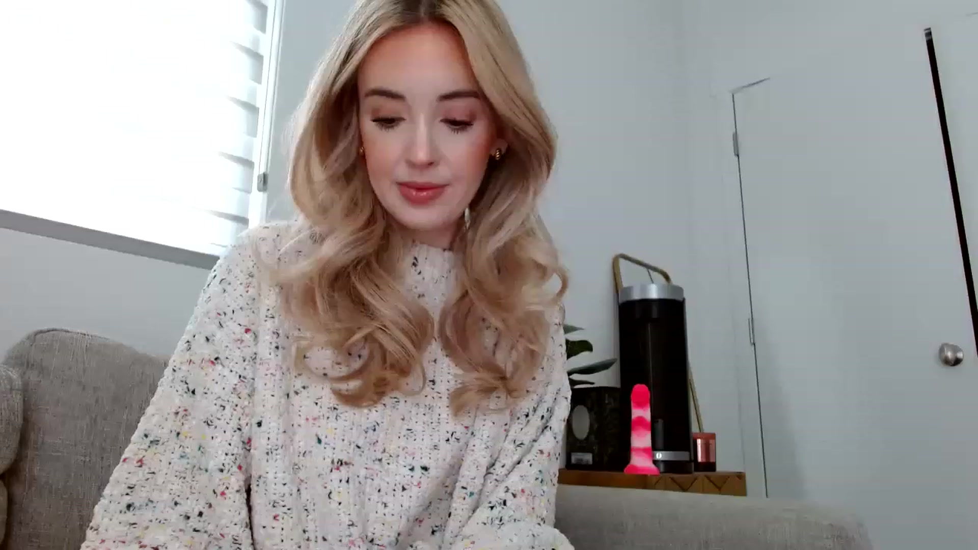 Gallery image thumbnail from Vegansoda's myfreecams stream on, 04/18/2023, 18:53 image 1 of 20
