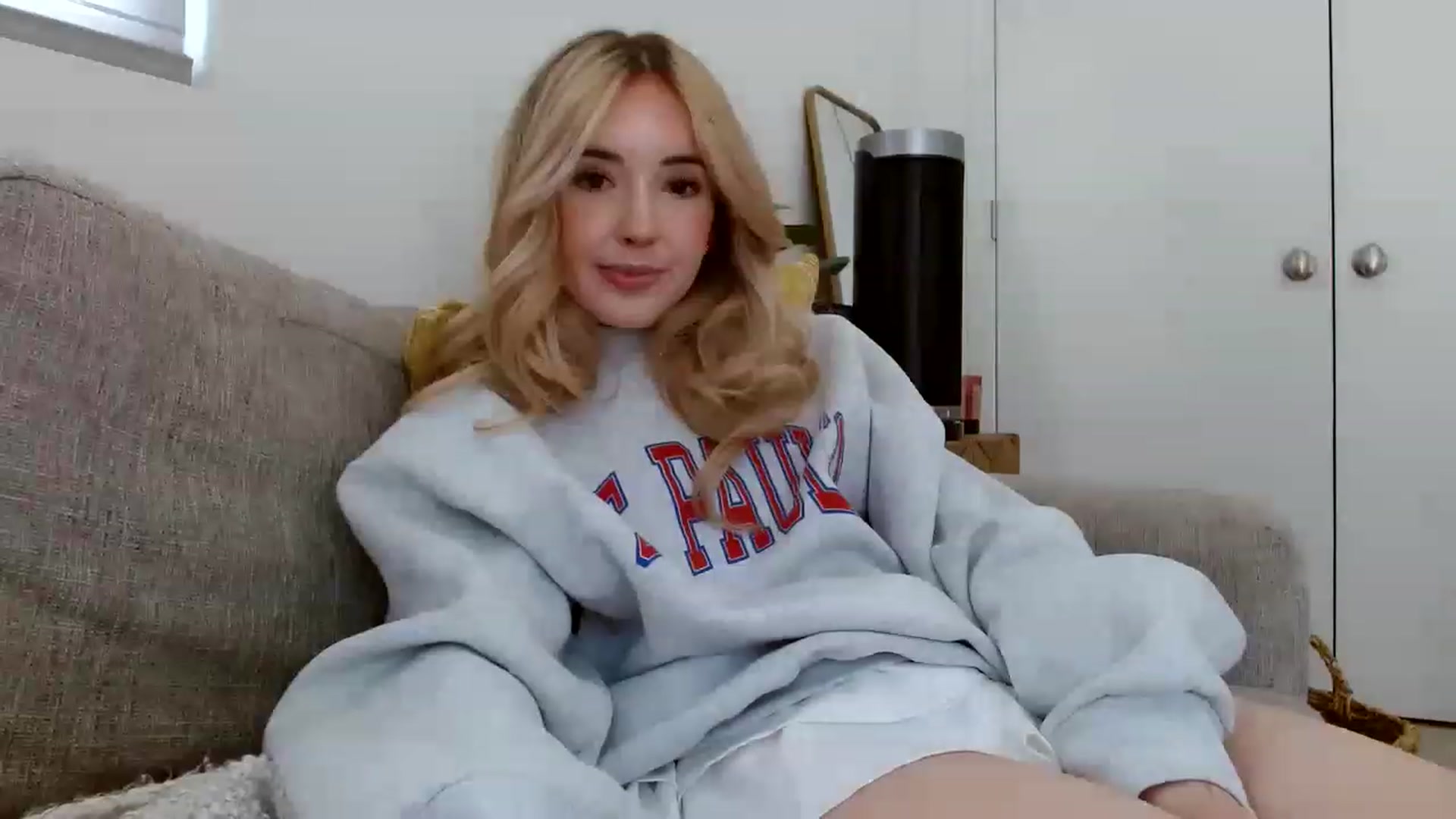 Gallery image thumbnail from Vegansoda's myfreecams stream on, 04/20/2023, 22:19 image 6 of 20