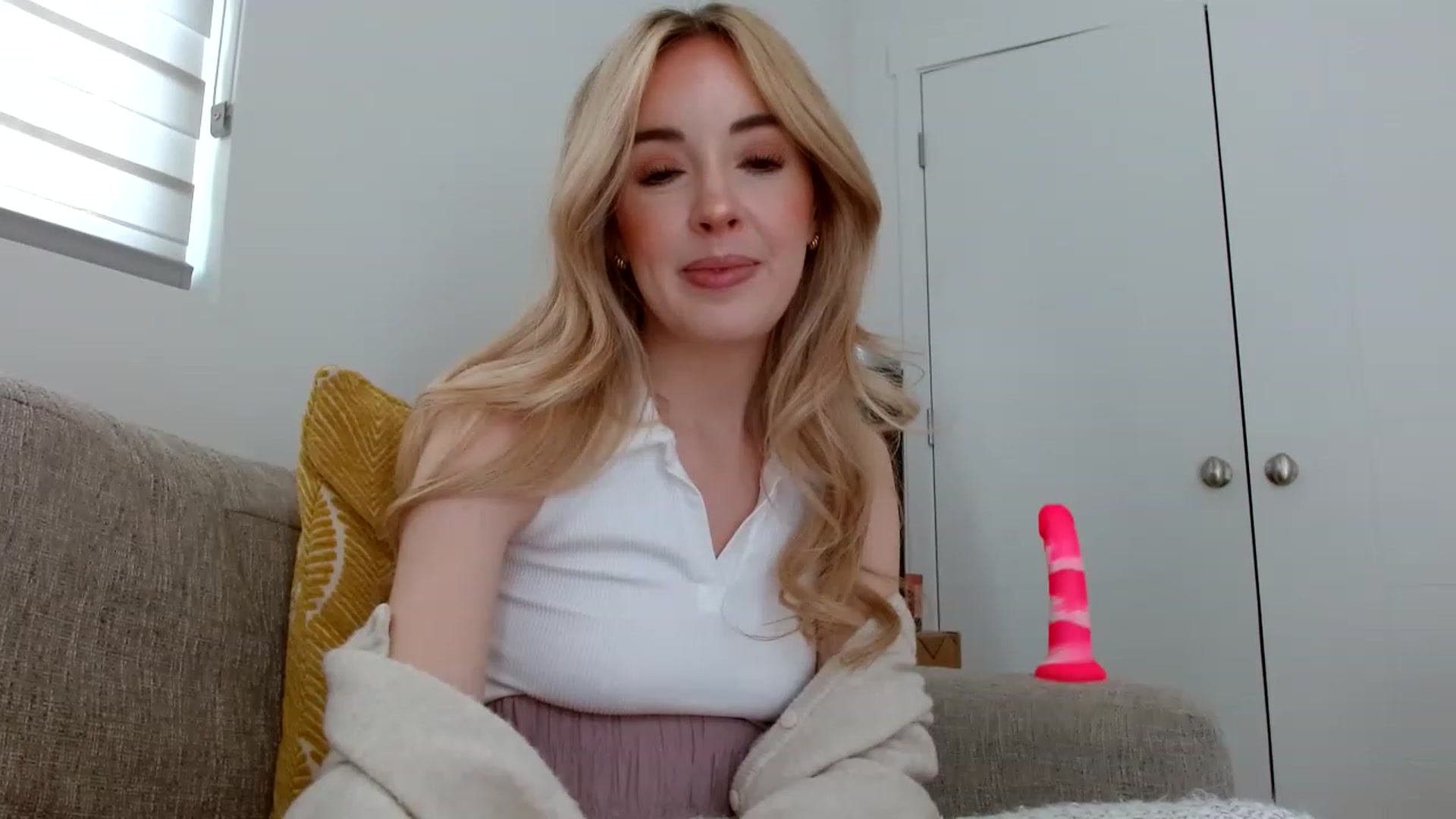 Gallery image thumbnail from Vegansoda's myfreecams stream on, 04/21/2023, 20:24 image 18 of 20
