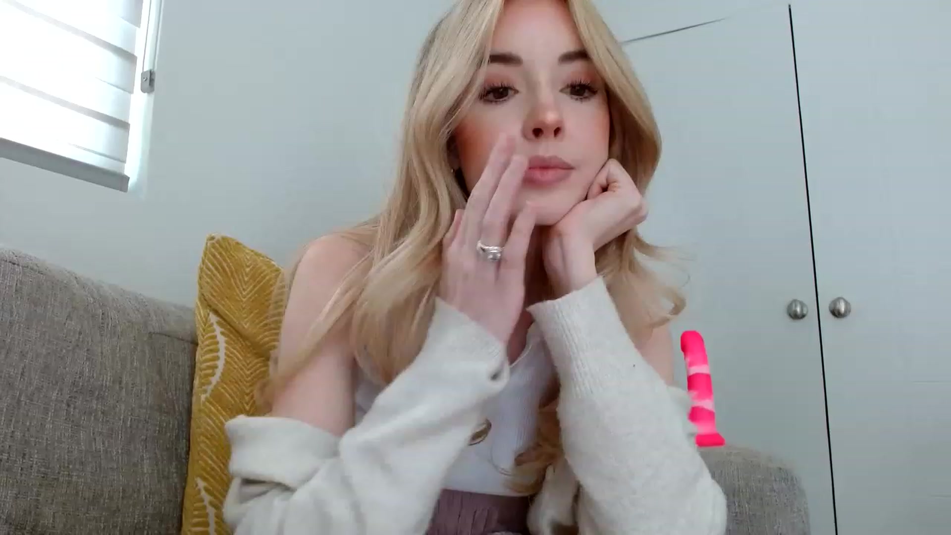 Gallery image thumbnail from Vegansoda's myfreecams stream on, 04/21/2023, 20:24 image 20 of 20