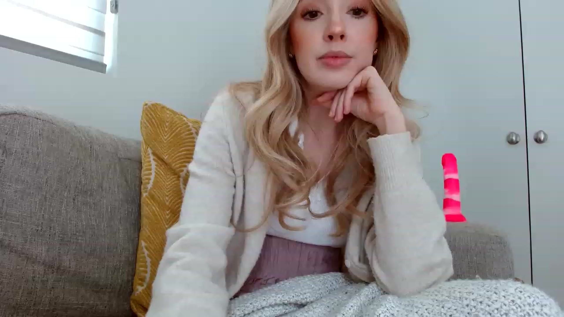 Gallery image thumbnail from Vegansoda's myfreecams stream on, 04/21/2023, 20:24 image 13 of 20