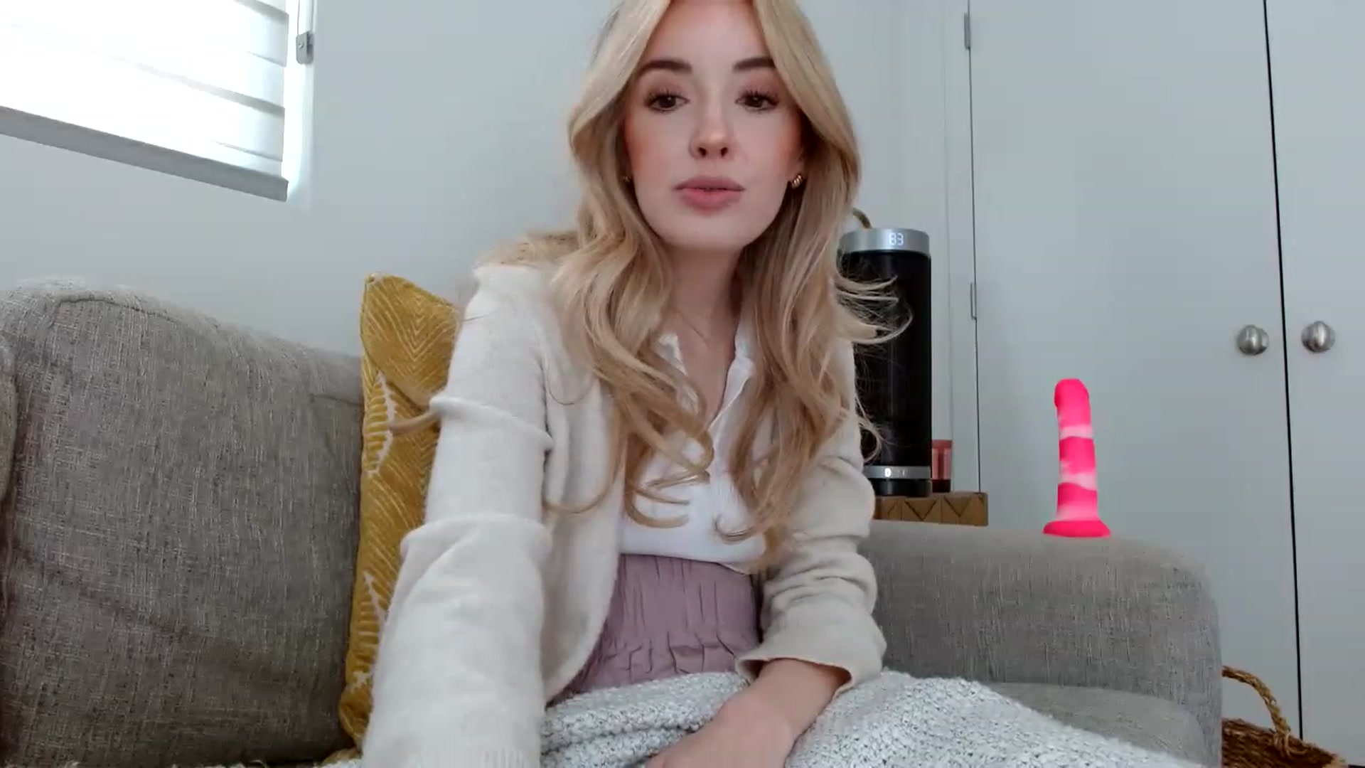 Gallery image thumbnail from Vegansoda's myfreecams stream on, 04/21/2023, 20:24 image 12 of 20