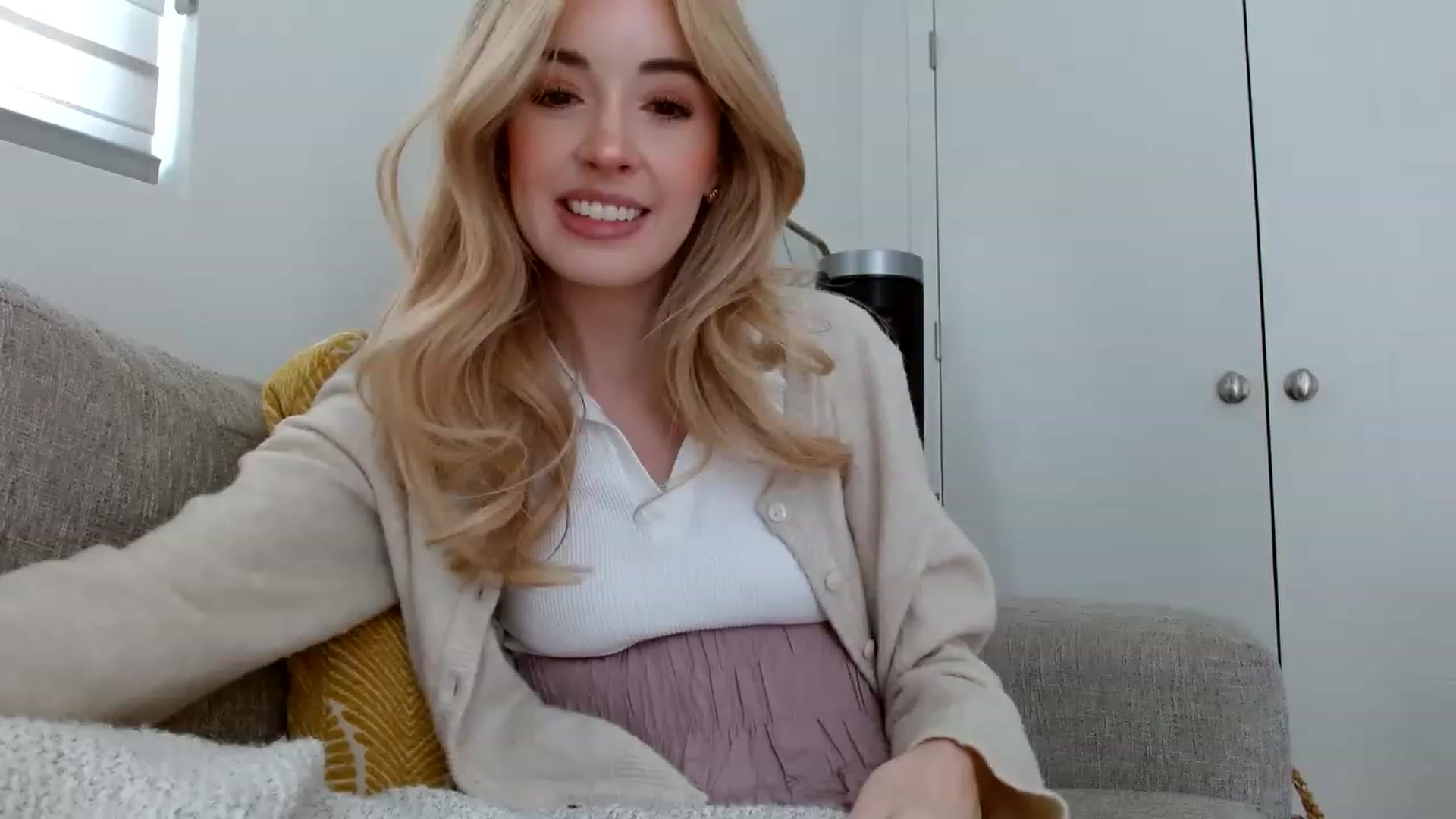 Gallery image thumbnail from Vegansoda's myfreecams stream on, 04/21/2023, 20:24 image 2 of 20