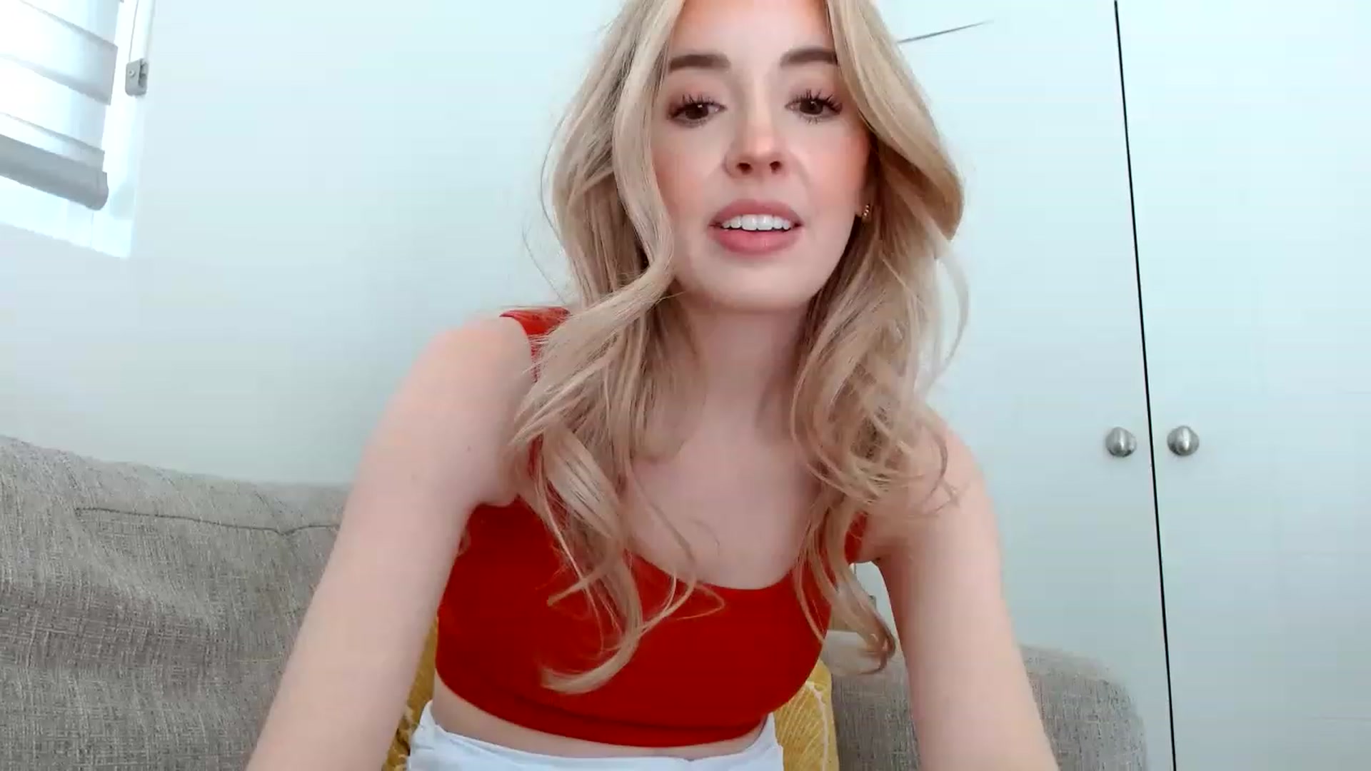 Gallery image thumbnail from Vegansoda's myfreecams stream on, 04/23/2023, 21:08 image 18 of 20