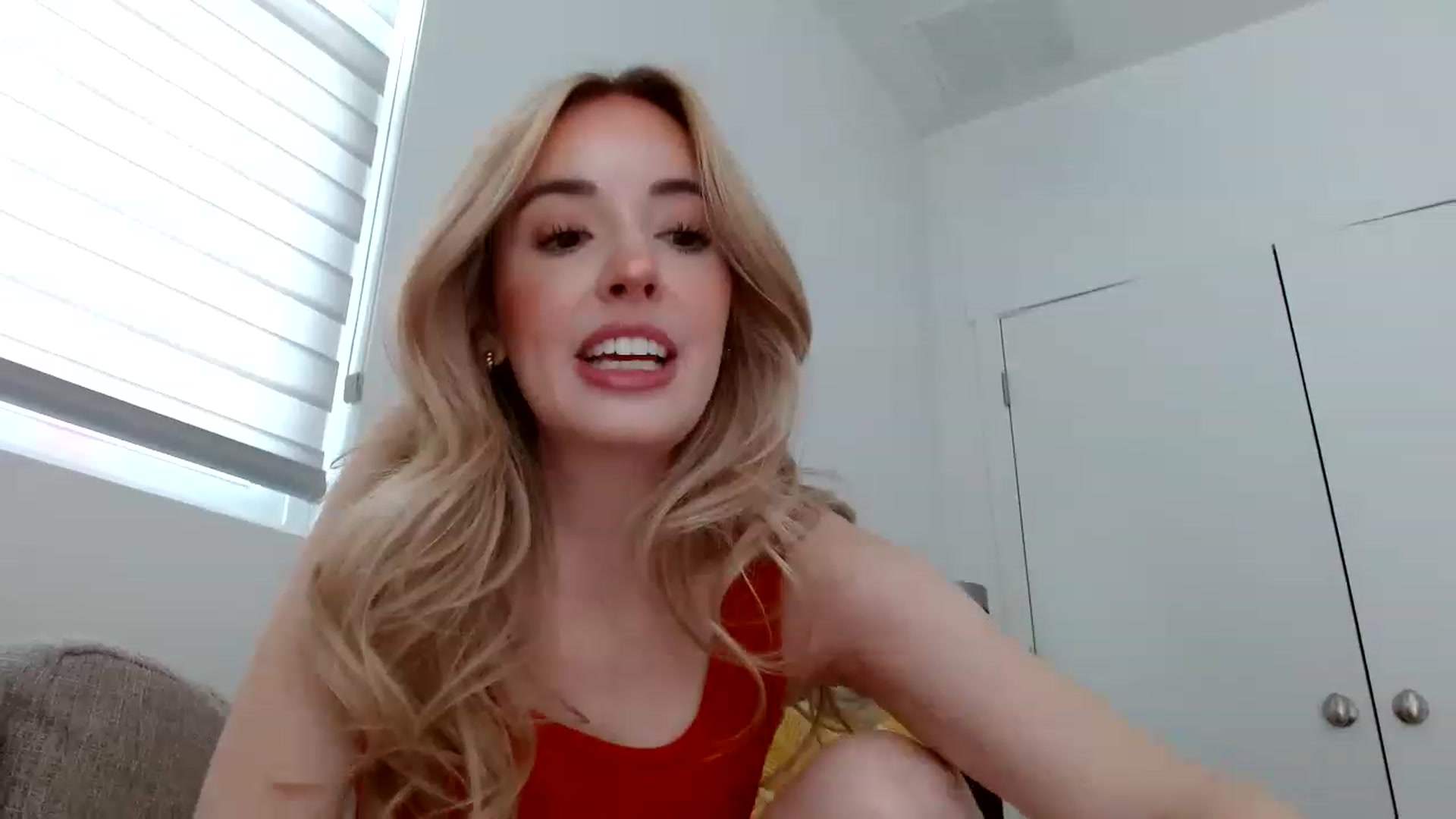 Gallery image thumbnail from Vegansoda's myfreecams stream on, 04/23/2023, 21:08 image 9 of 20