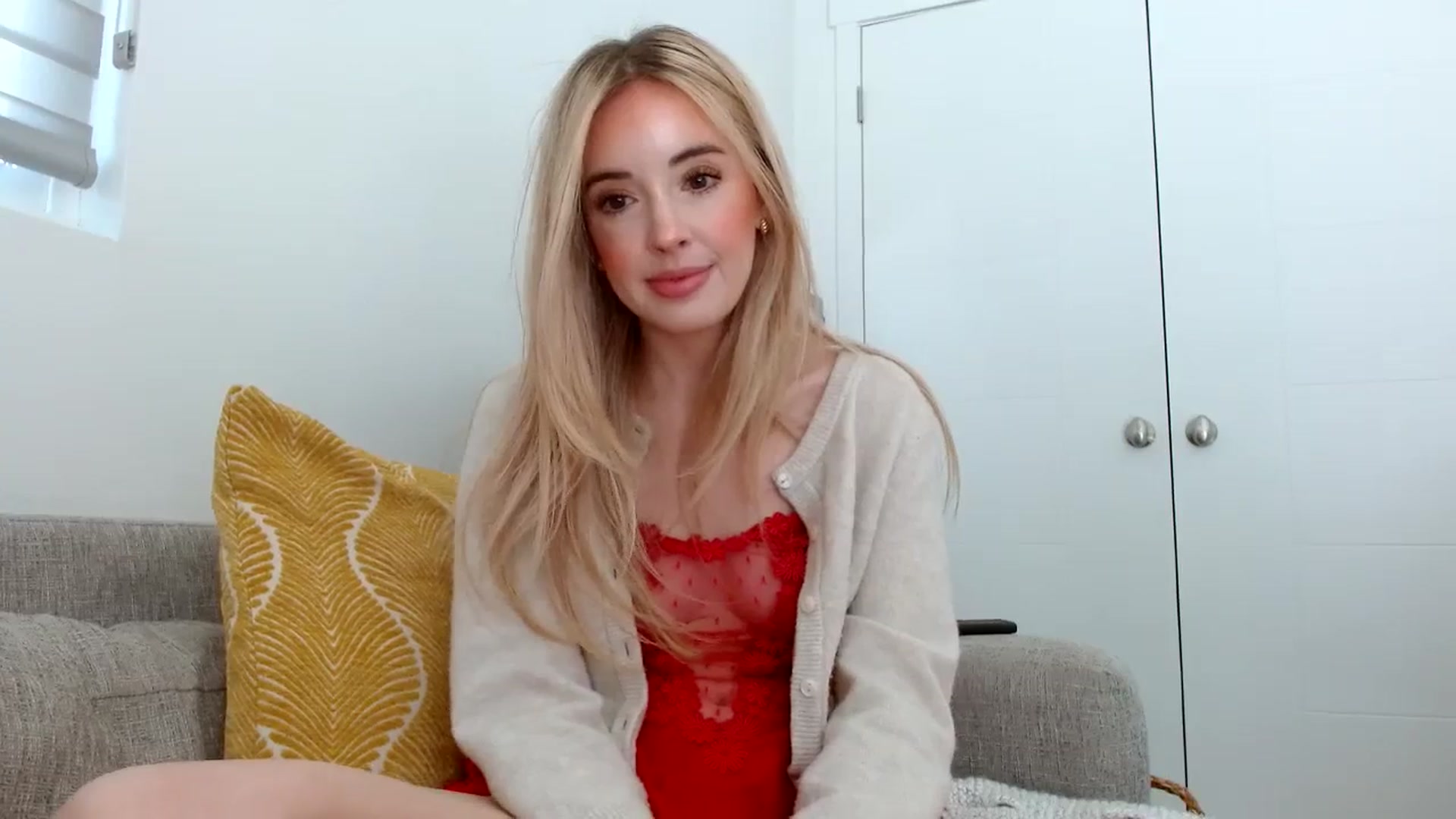 Gallery image thumbnail from Vegansoda's myfreecams stream on, 05/01/2023, 21:00 image 9 of 20