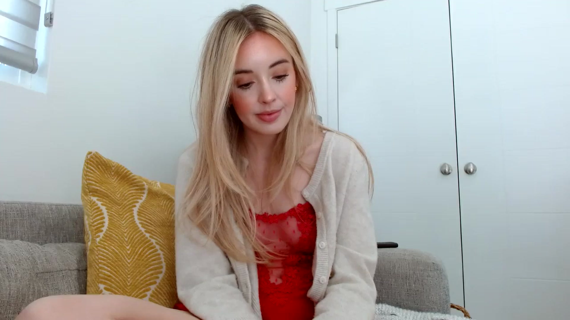 Gallery image thumbnail from Vegansoda's myfreecams stream on, 05/01/2023, 21:00 image 8 of 20