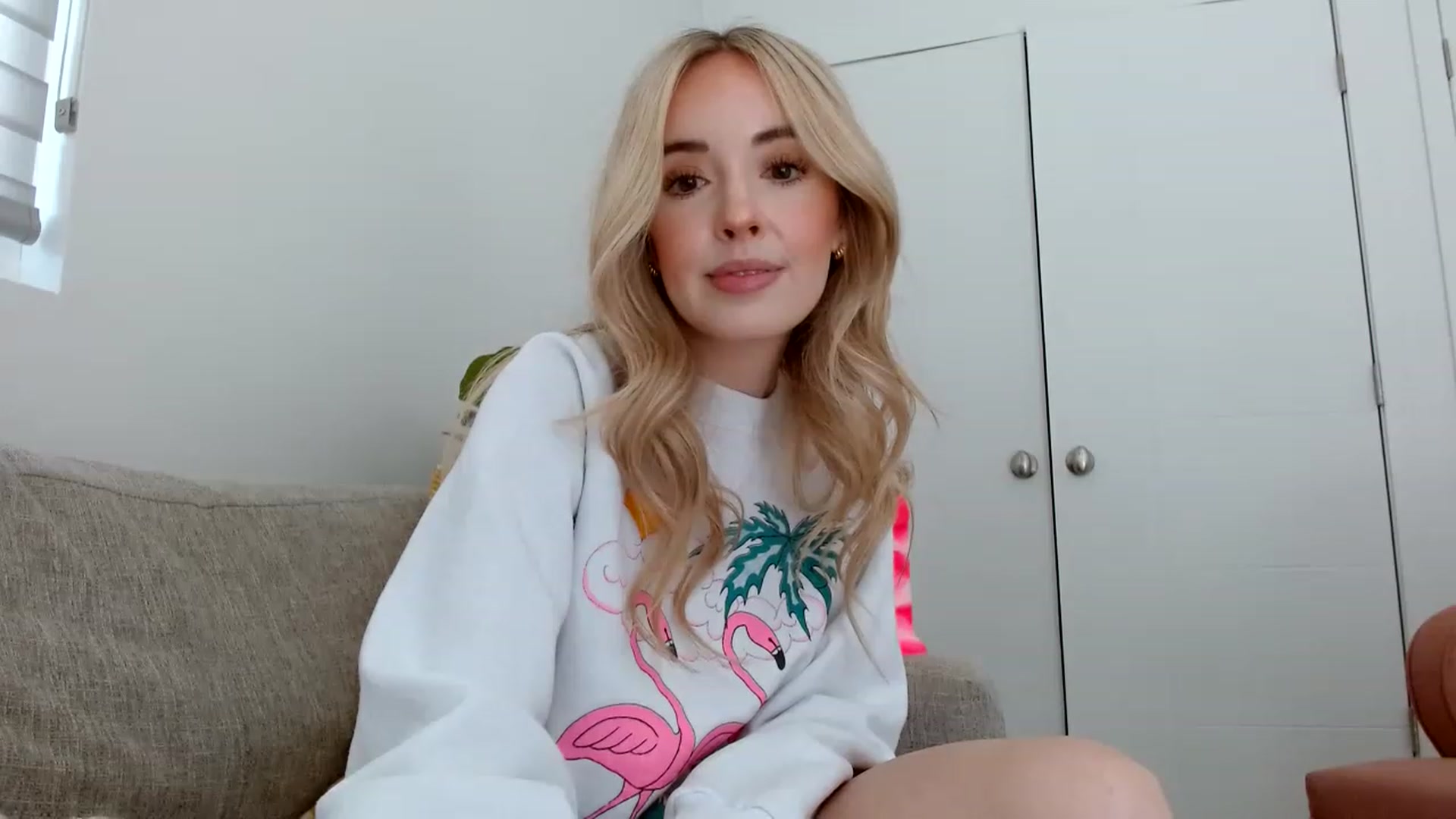 Gallery image thumbnail from Vegansoda's myfreecams stream on, 05/04/2023, 21:53 image 8 of 20