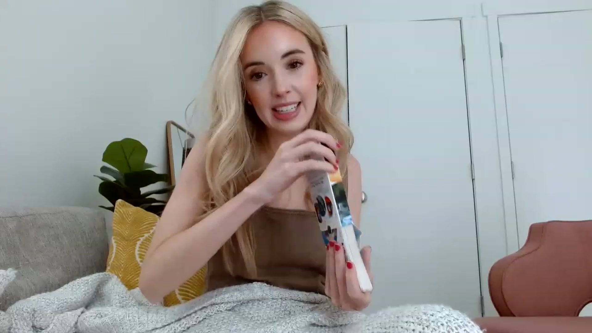 Gallery image thumbnail from Vegansoda's myfreecams stream on, 05/06/2023, 18:32 image 18 of 20