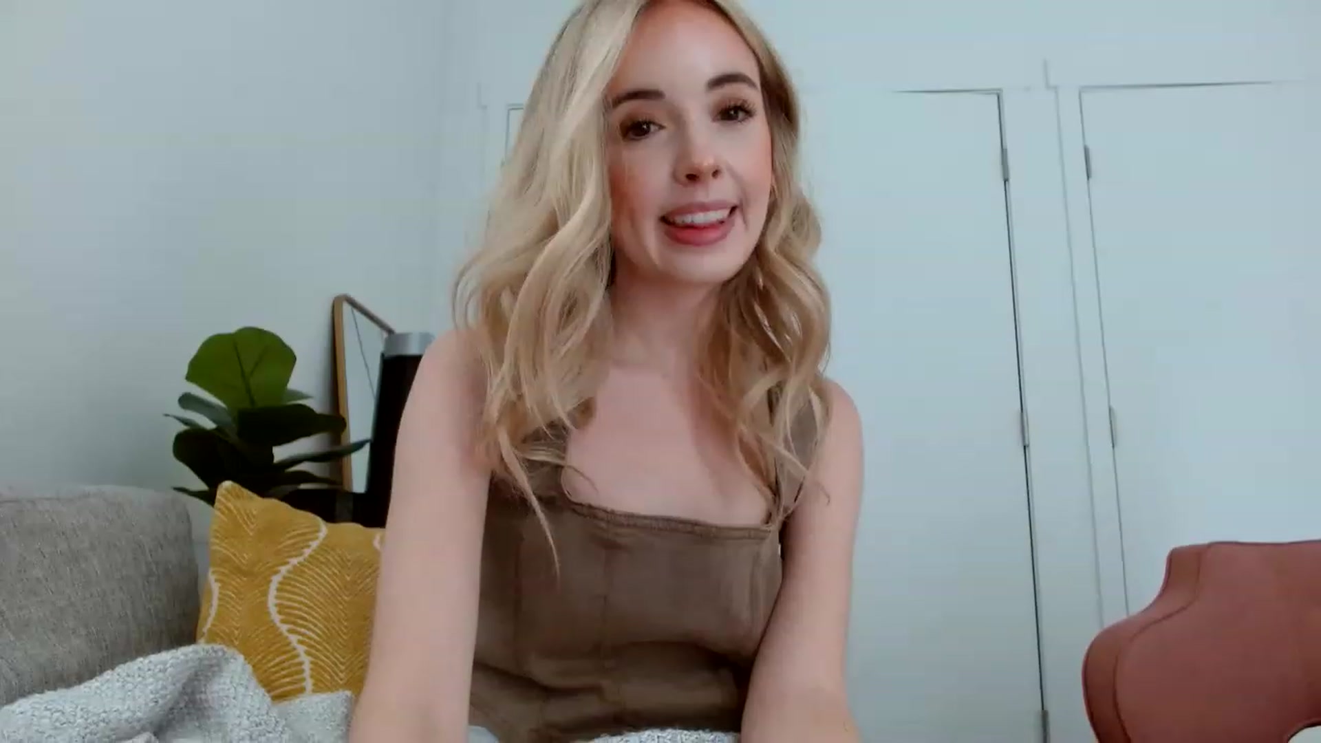 Gallery image thumbnail from Vegansoda's myfreecams stream on, 05/06/2023, 18:32 image 19 of 20