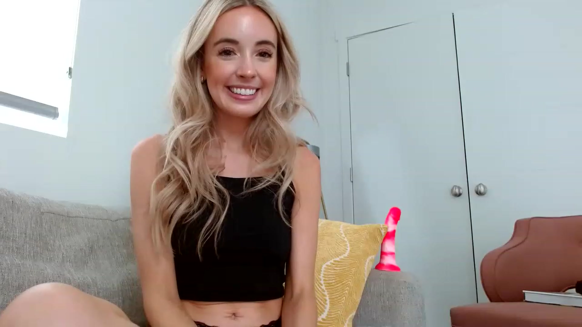 Gallery image thumbnail from Vegansoda's myfreecams stream on, 05/12/2023, 24:31 image 17 of 20