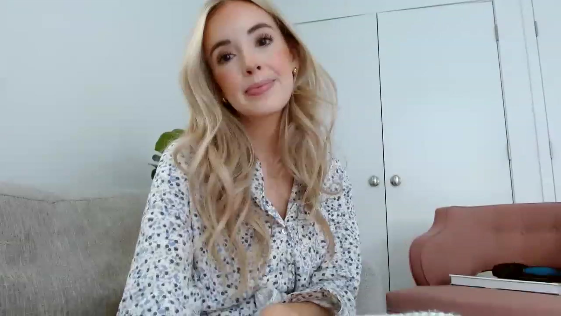 Gallery image thumbnail from Vegansoda's myfreecams stream on, 05/12/2023, 17:59 image 15 of 20
