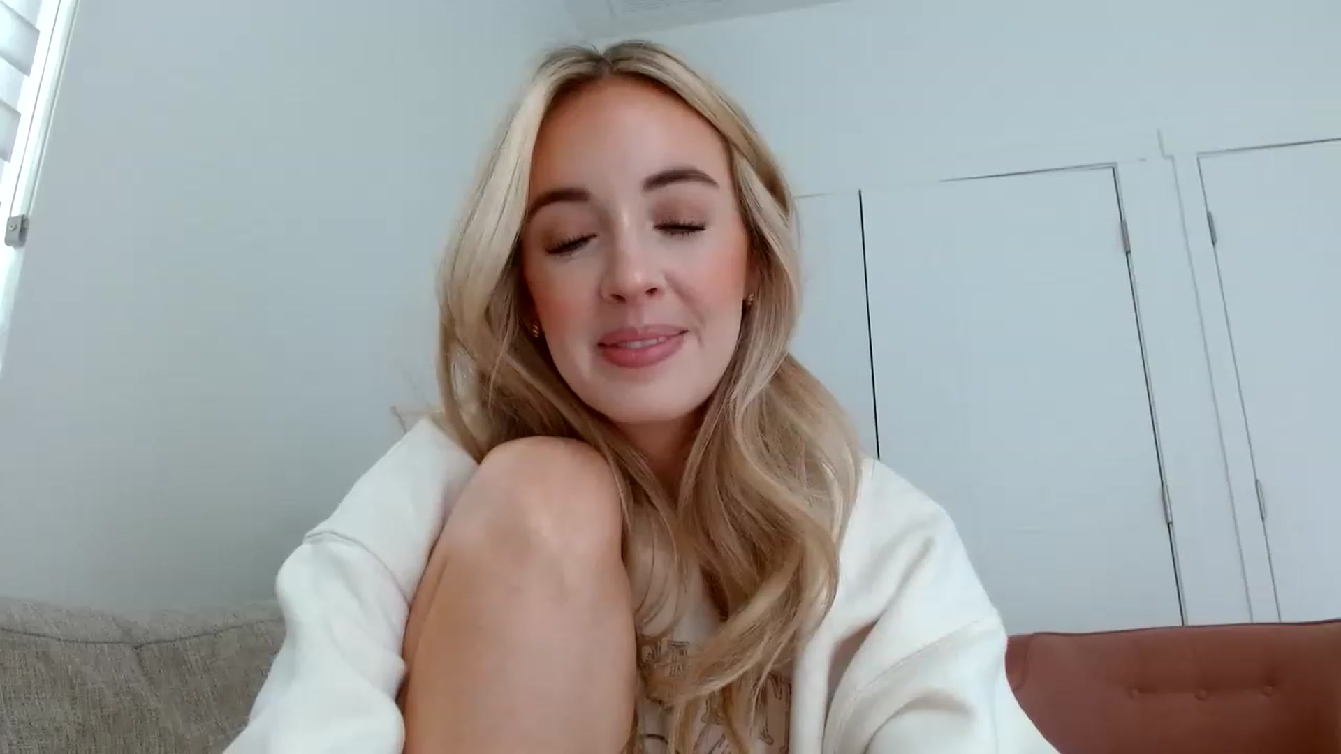 Gallery image thumbnail from Vegansoda's myfreecams stream on, 05/13/2023, 19:25 image 6 of 20