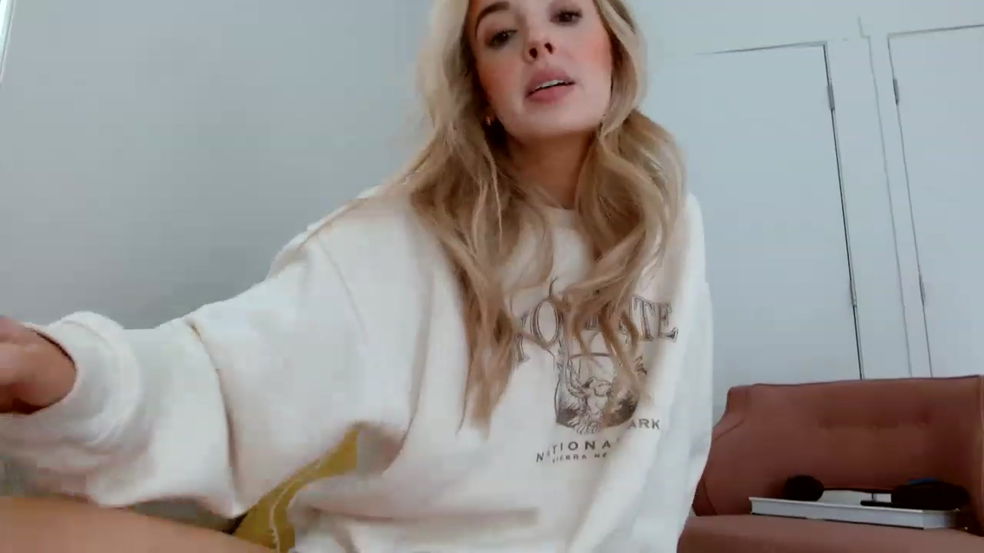 Gallery image thumbnail from Vegansoda's myfreecams stream on, 05/13/2023, 19:25 image 8 of 20