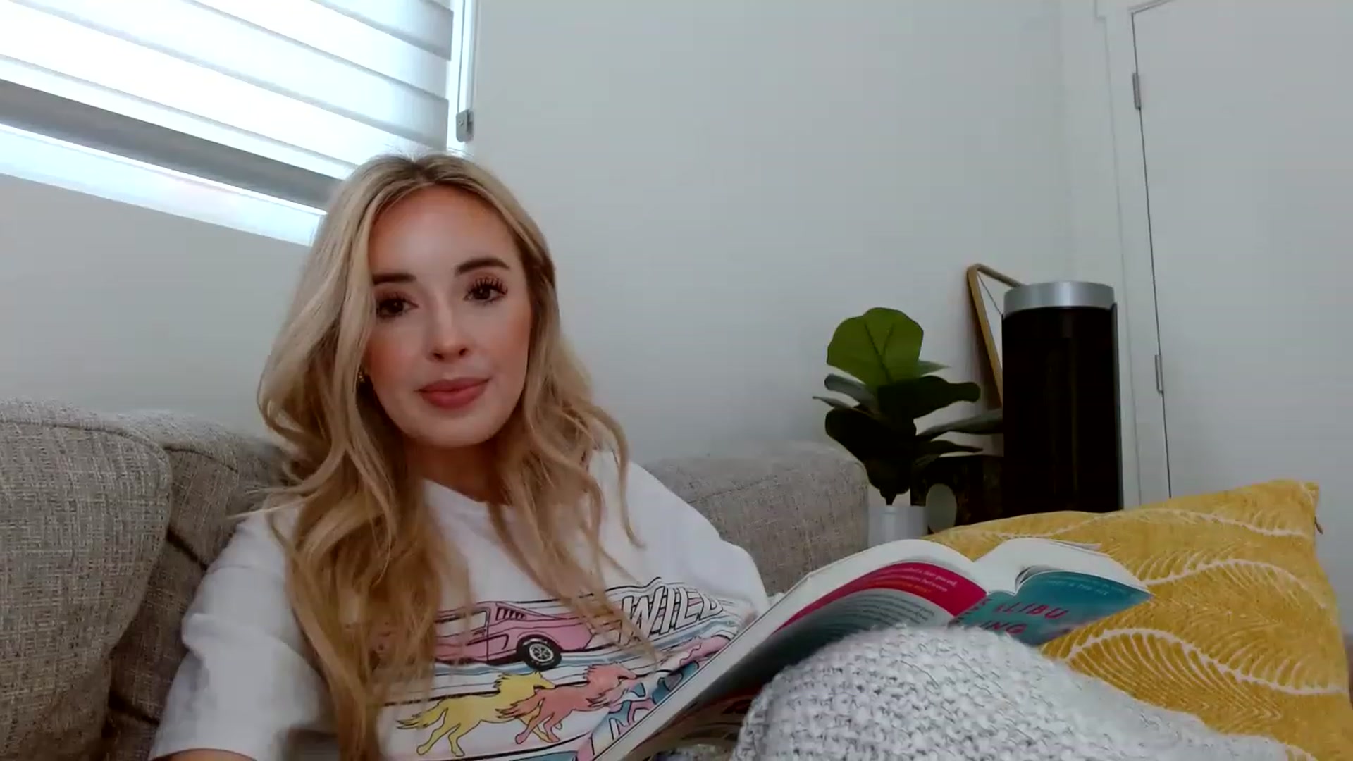 Gallery image thumbnail from Vegansoda's myfreecams stream on, 05/15/2023, 21:24 image 14 of 20