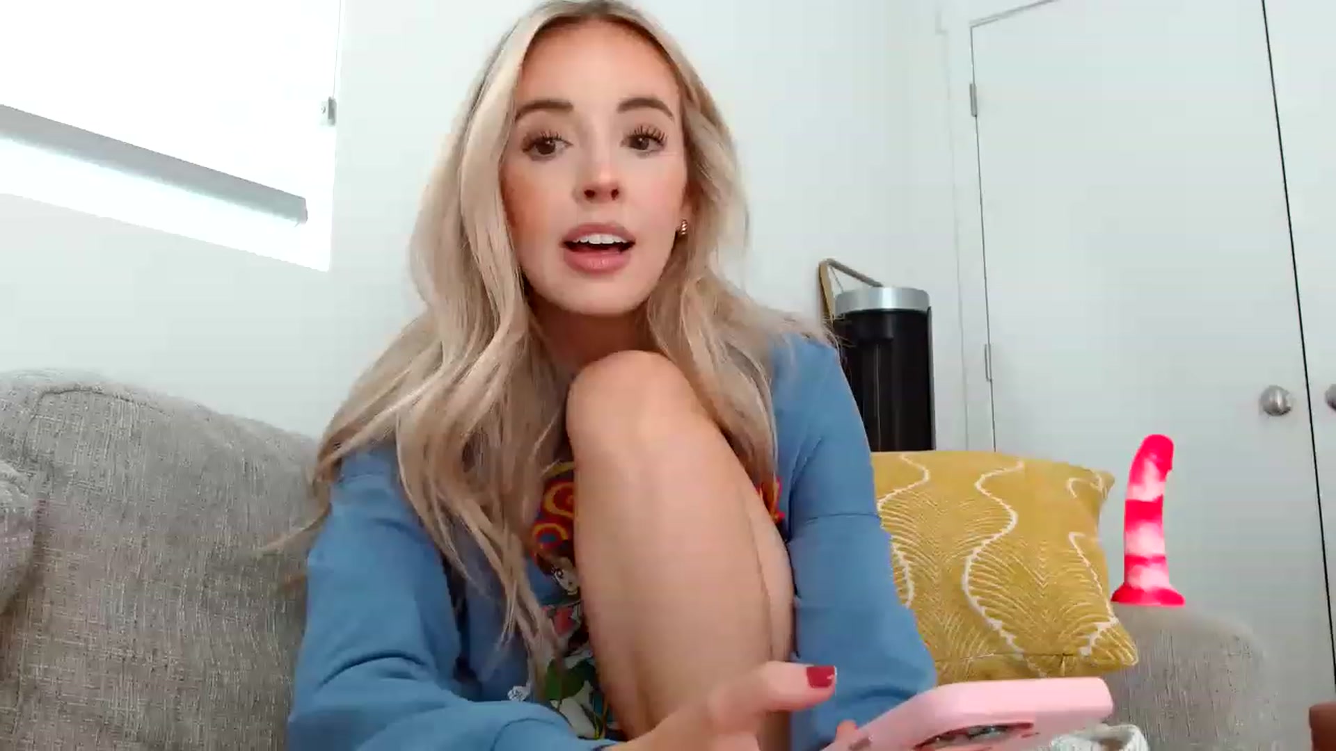 Gallery image thumbnail from Vegansoda's myfreecams stream on, 05/20/2023, 23:52 image 2 of 20