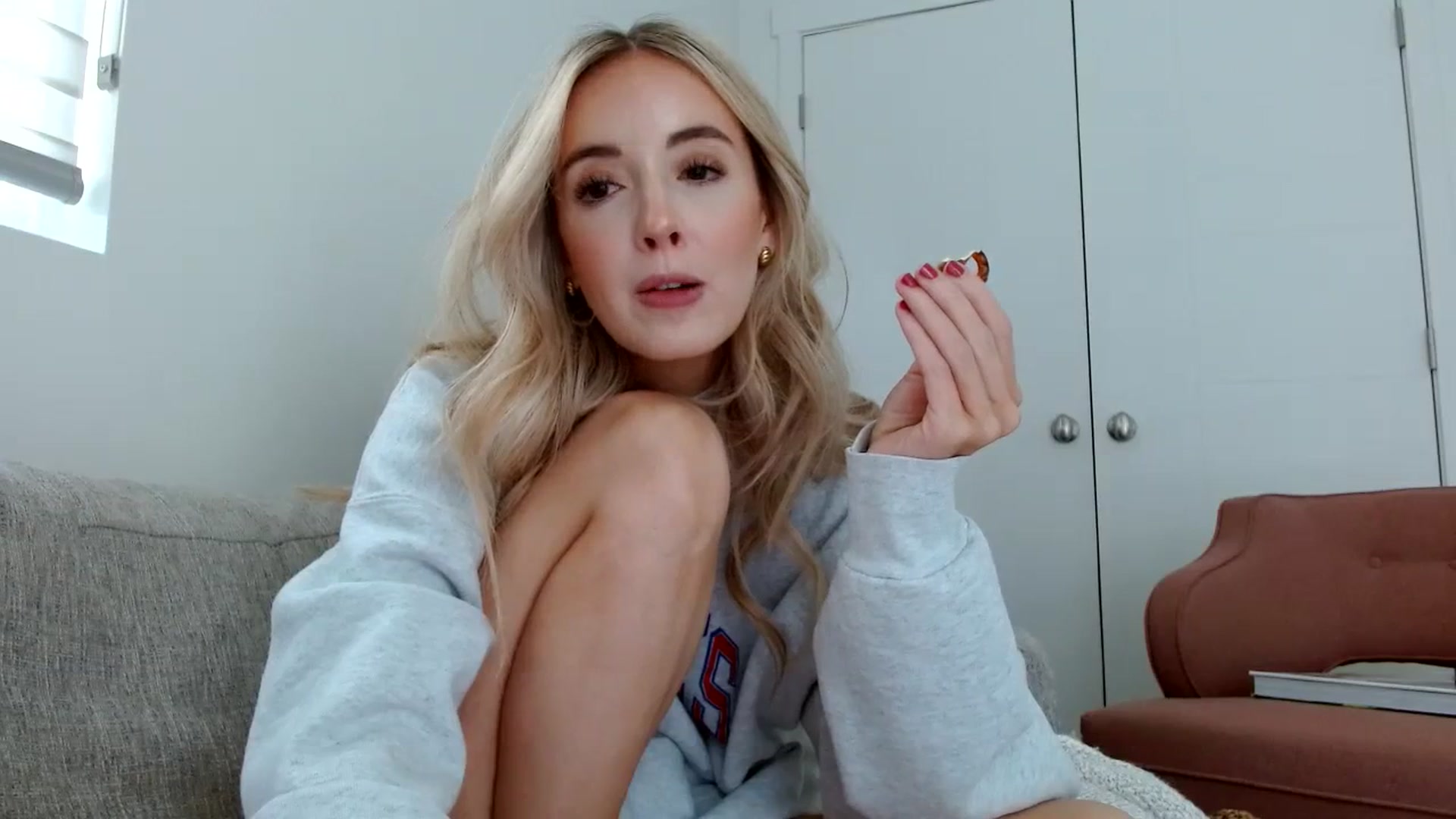 Gallery image thumbnail from Vegansoda's myfreecams stream on, 05/22/2023, 23:35 image 7 of 20