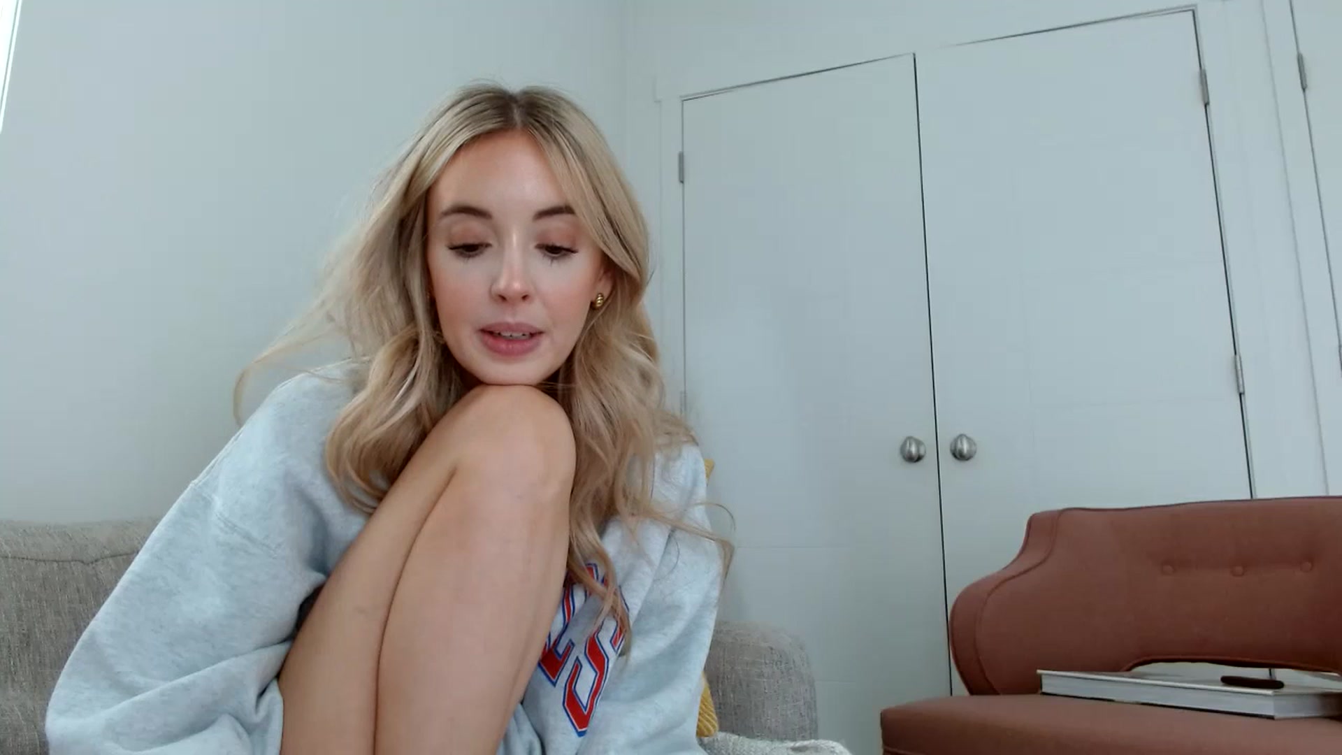 Gallery image thumbnail from Vegansoda's myfreecams stream on, 05/22/2023, 23:35 image 18 of 20