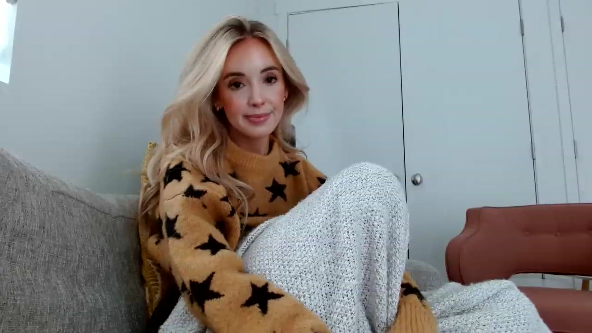 Gallery image thumbnail from Vegansoda's myfreecams stream on, 05/23/2023, 23:20 image 4 of 20