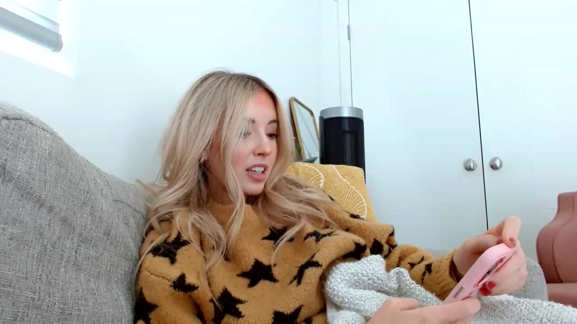 Gallery image thumbnail from Vegansoda's myfreecams stream on, 05/23/2023, 23:20 image 8 of 20