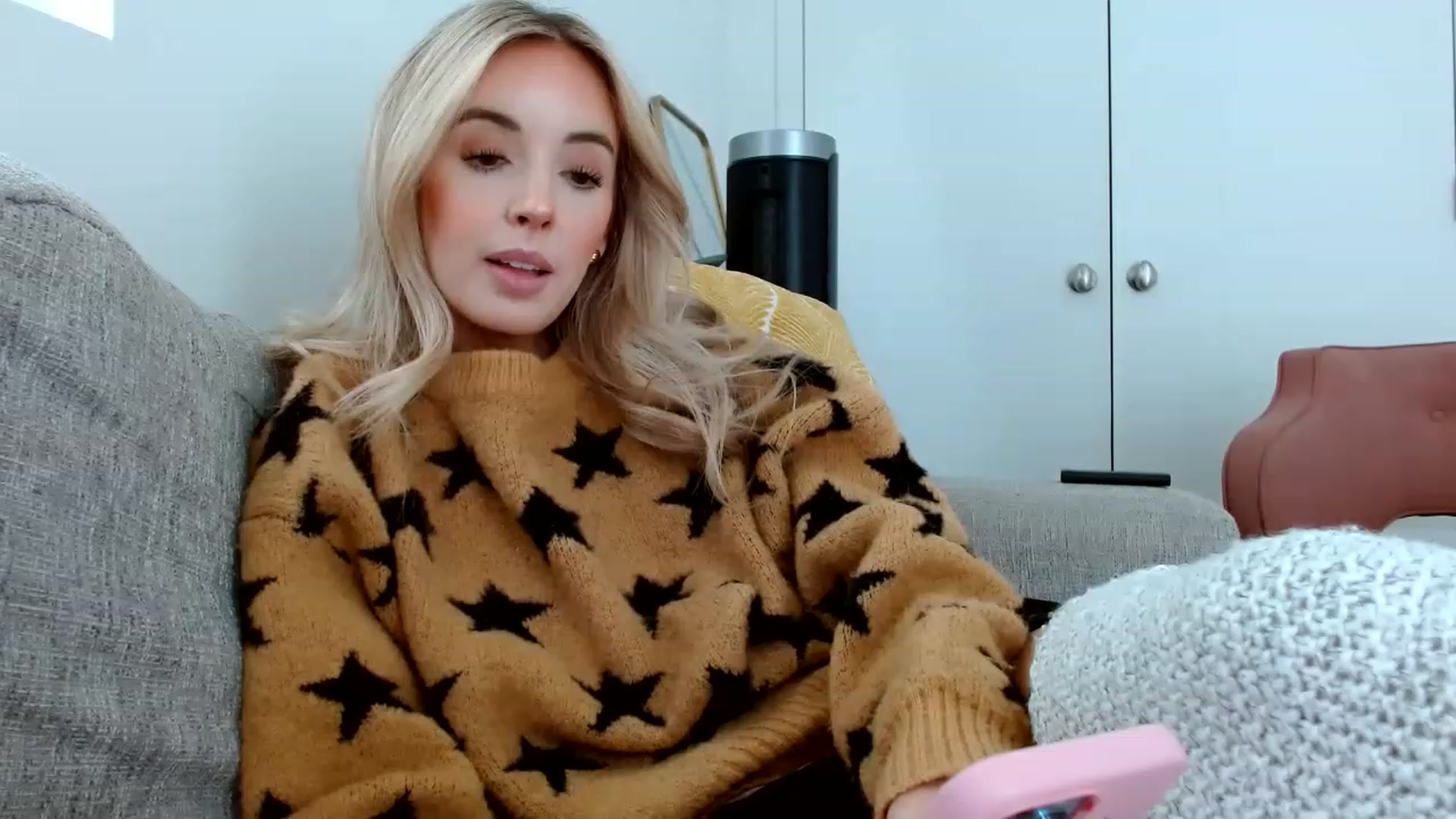 Gallery image thumbnail from Vegansoda's myfreecams stream on, 05/23/2023, 23:20 image 1 of 20
