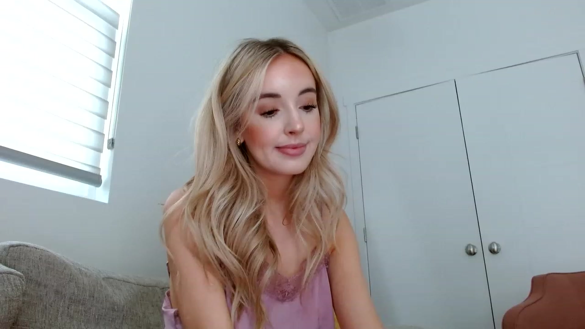 Gallery image thumbnail from Vegansoda's myfreecams stream on, 05/23/2023, 23:20 image 18 of 20